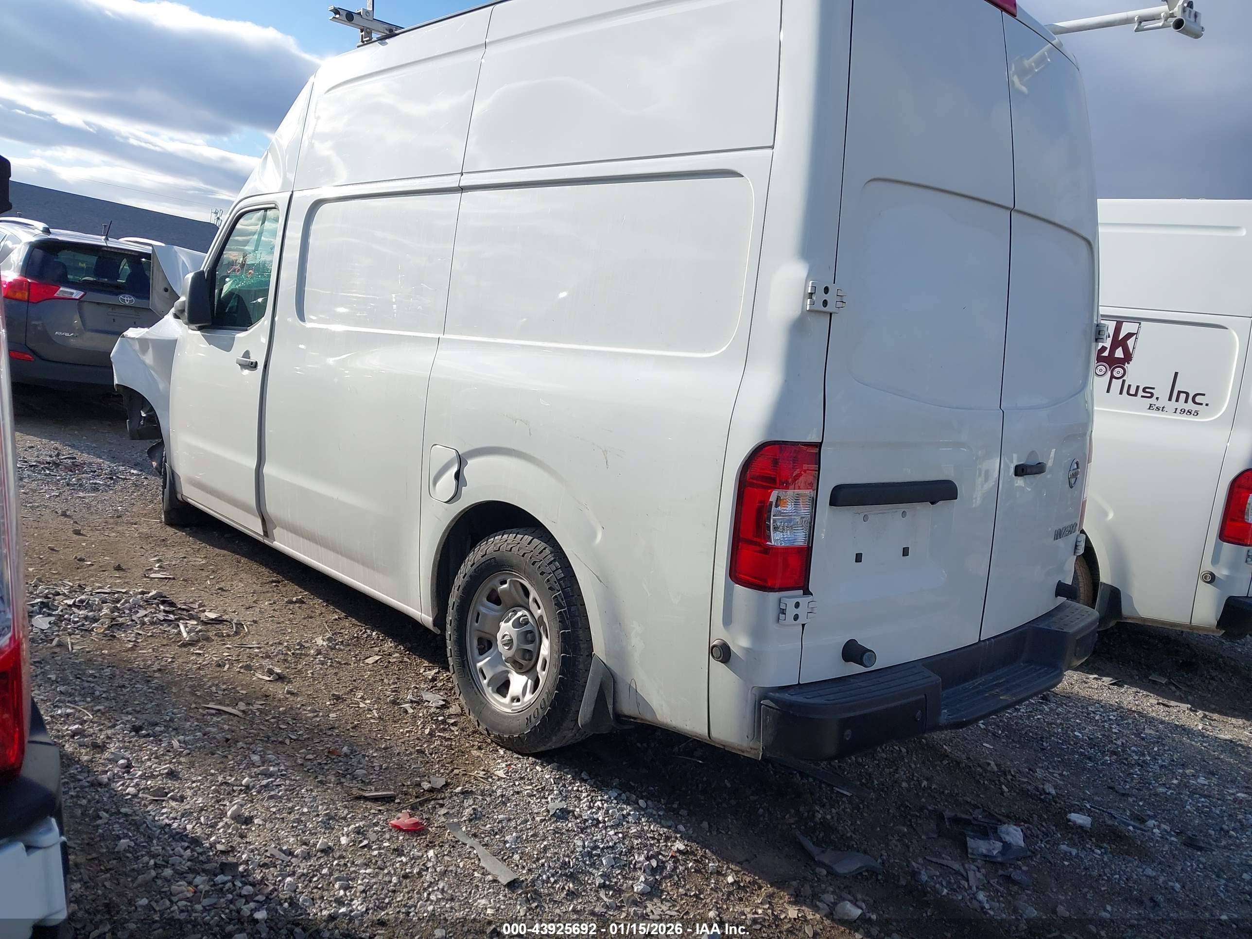 NISSAN NV image 3