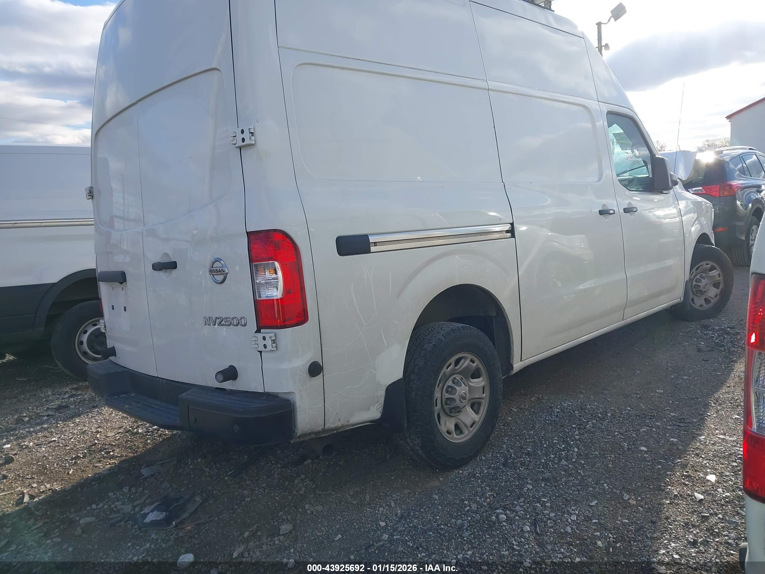 NISSAN NV image 4