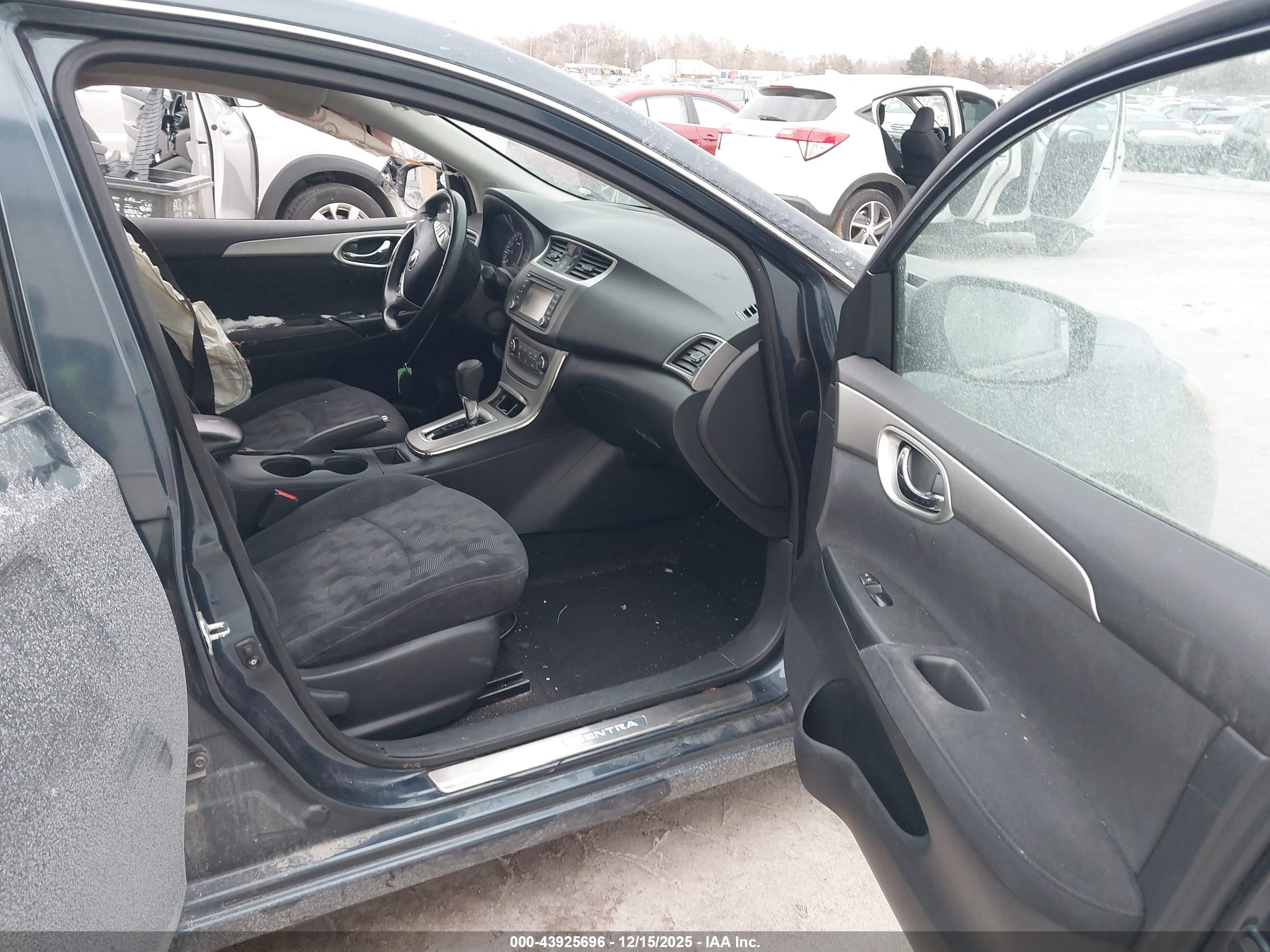 NISSAN SENTRA image 5