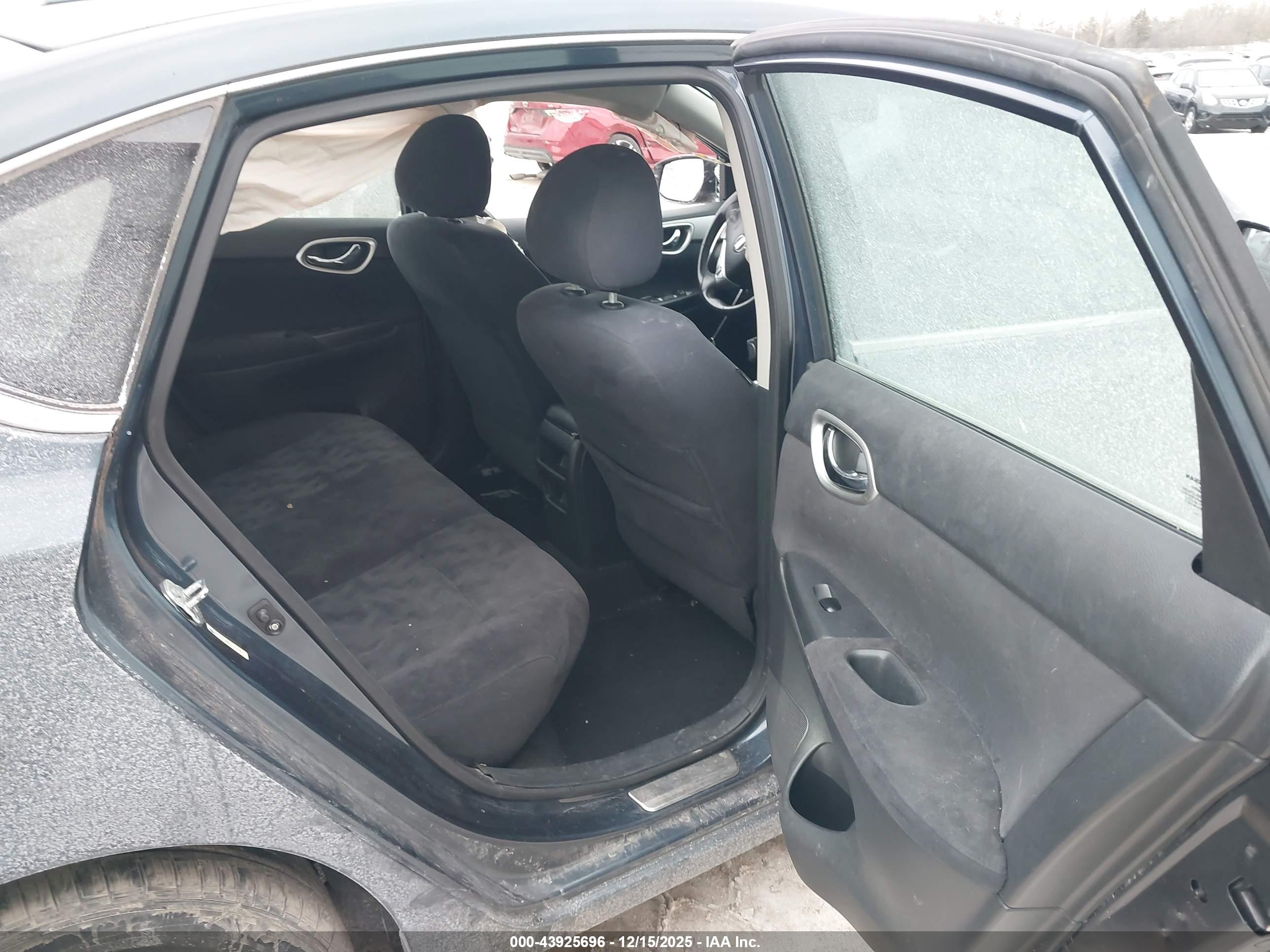 NISSAN SENTRA image 8