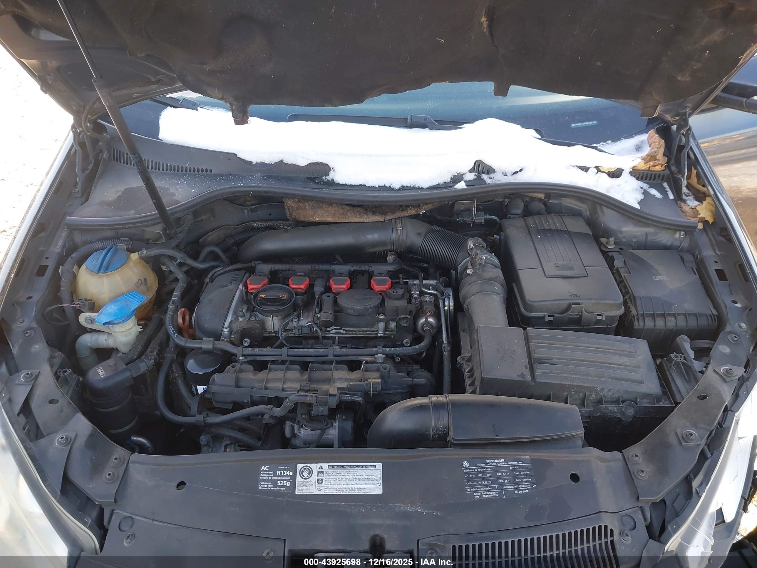 VOLKSWAGEN GTI image 10