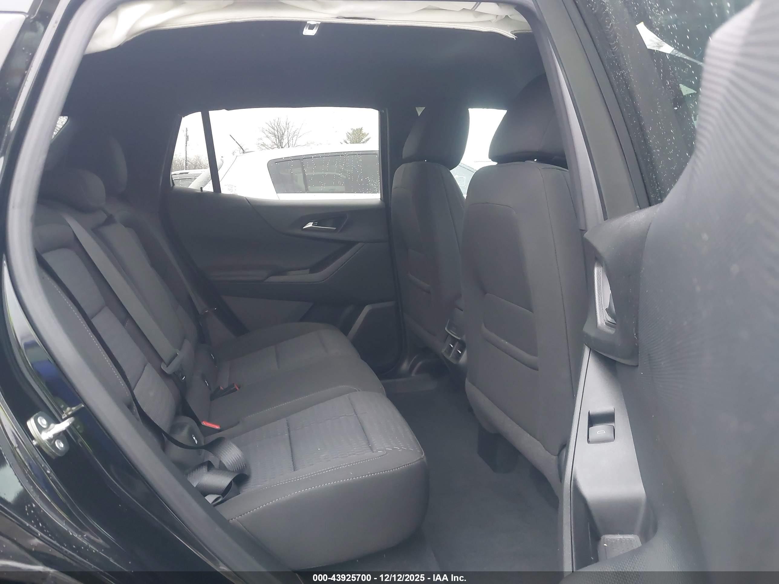 CHEVROLET EQUINOX image 8