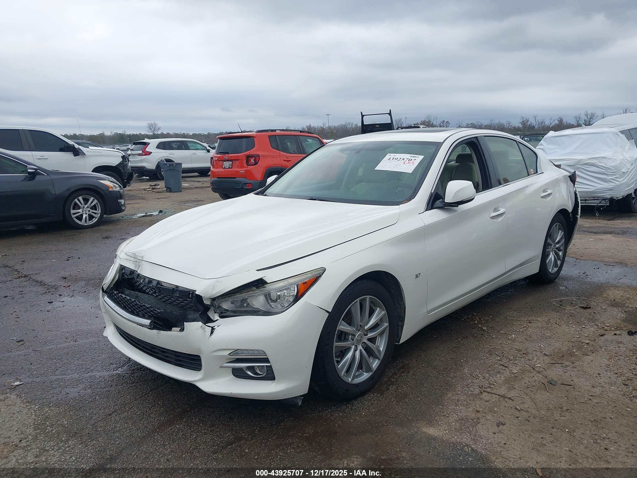 INFINITI Q50 image 2