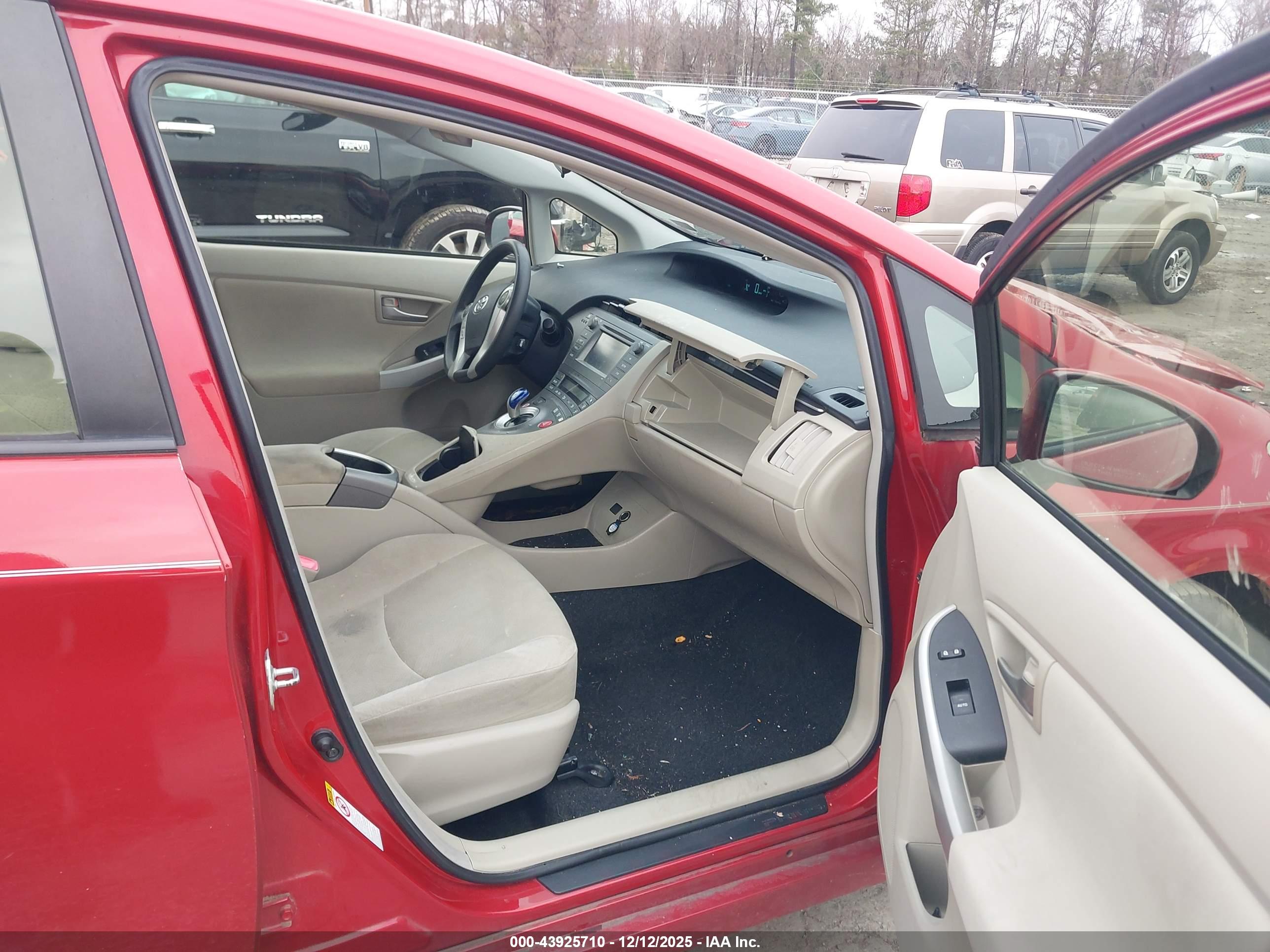 TOYOTA PRIUS image 5
