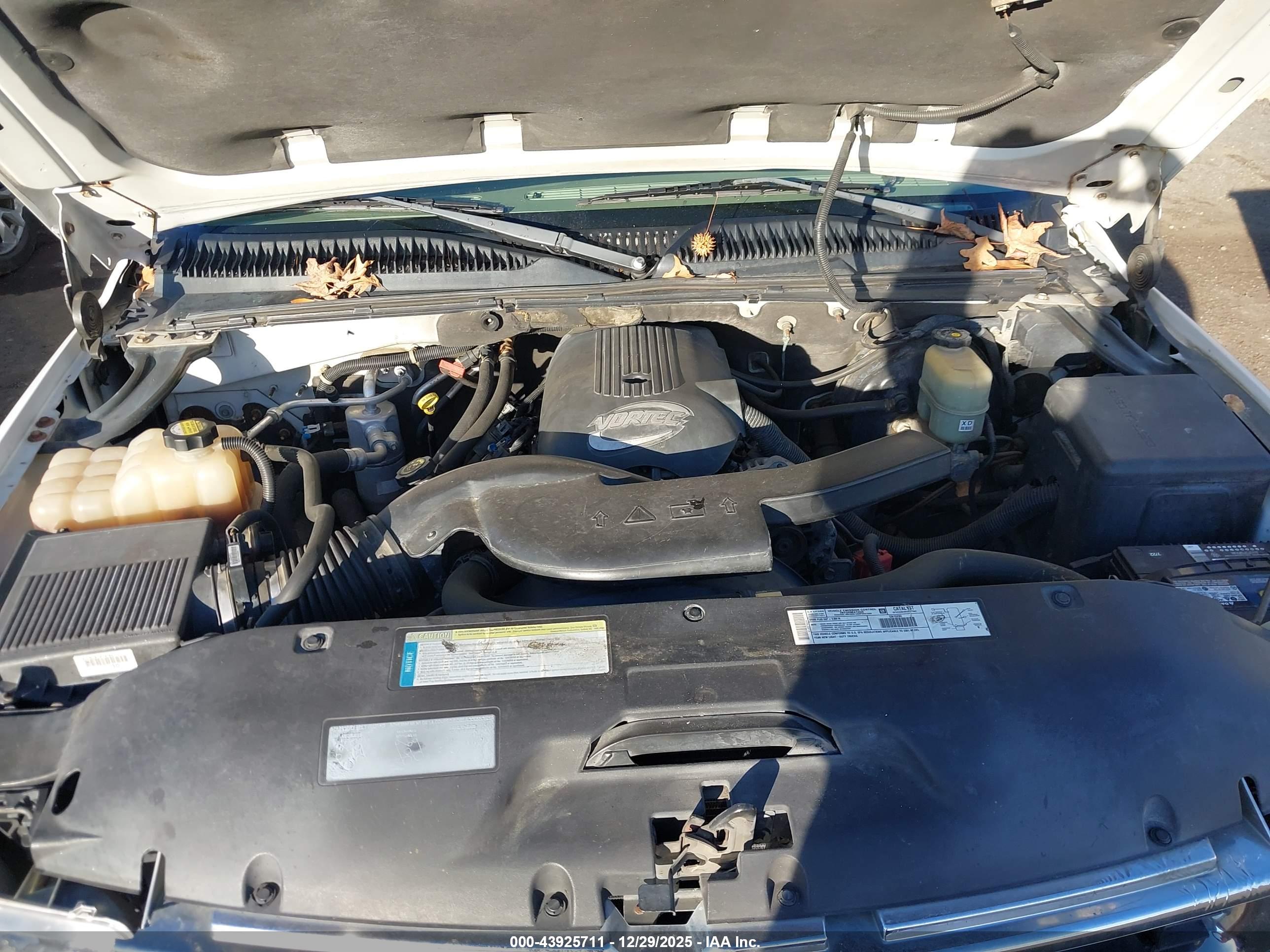 CHEVROLET TAHOE image 10