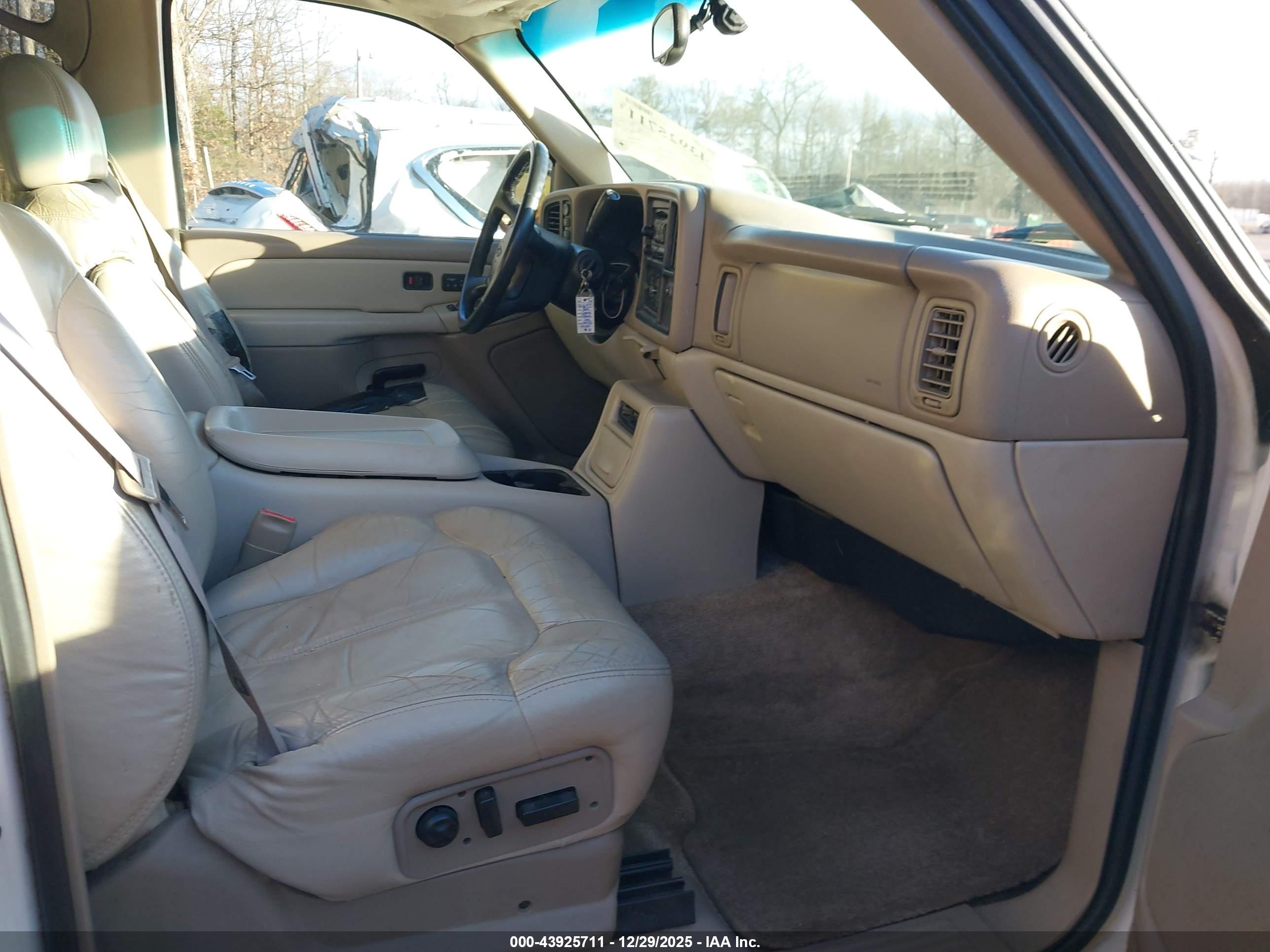 CHEVROLET TAHOE image 5