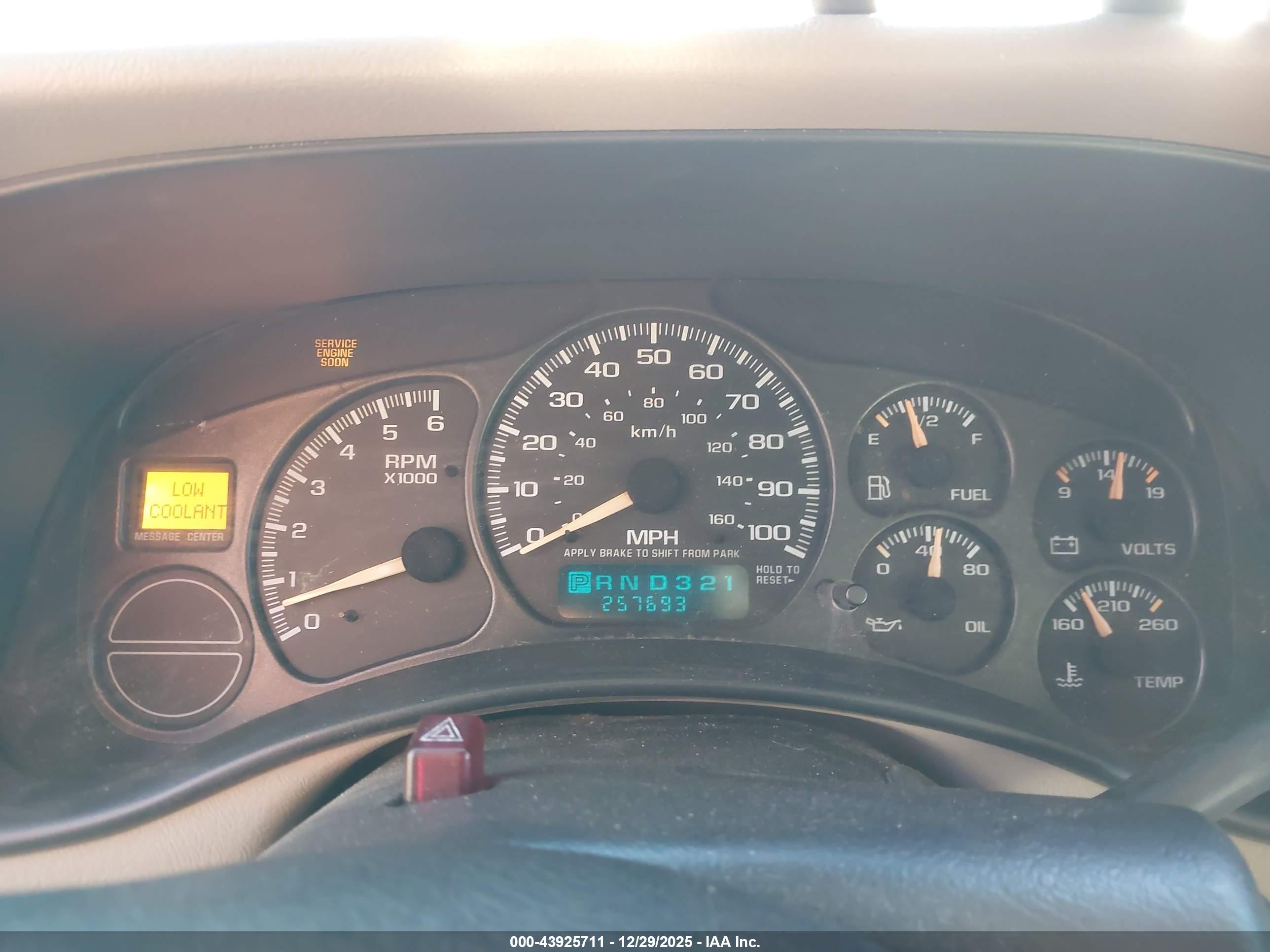 CHEVROLET TAHOE image 7