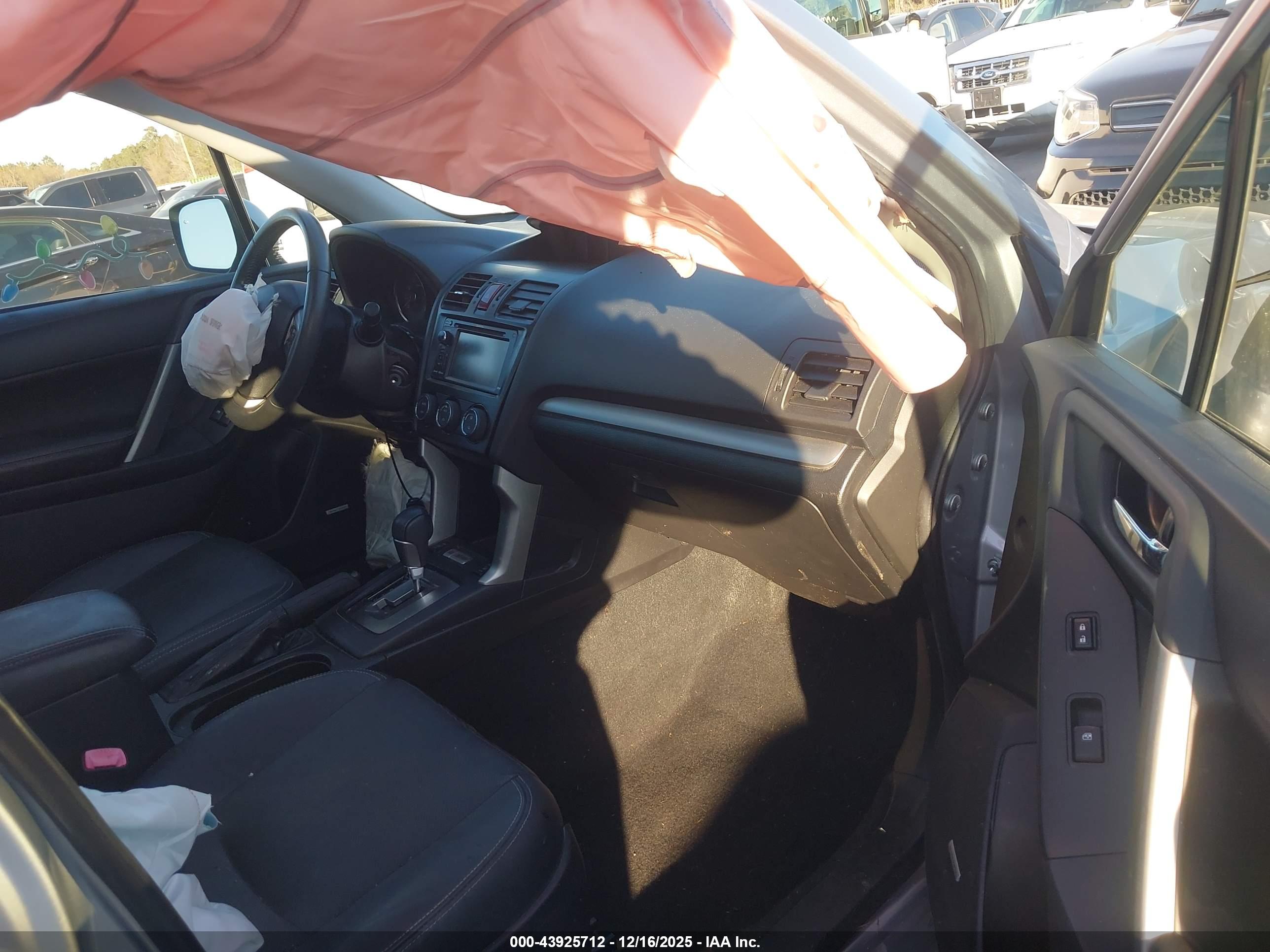 SUBARU FORESTER image 5
