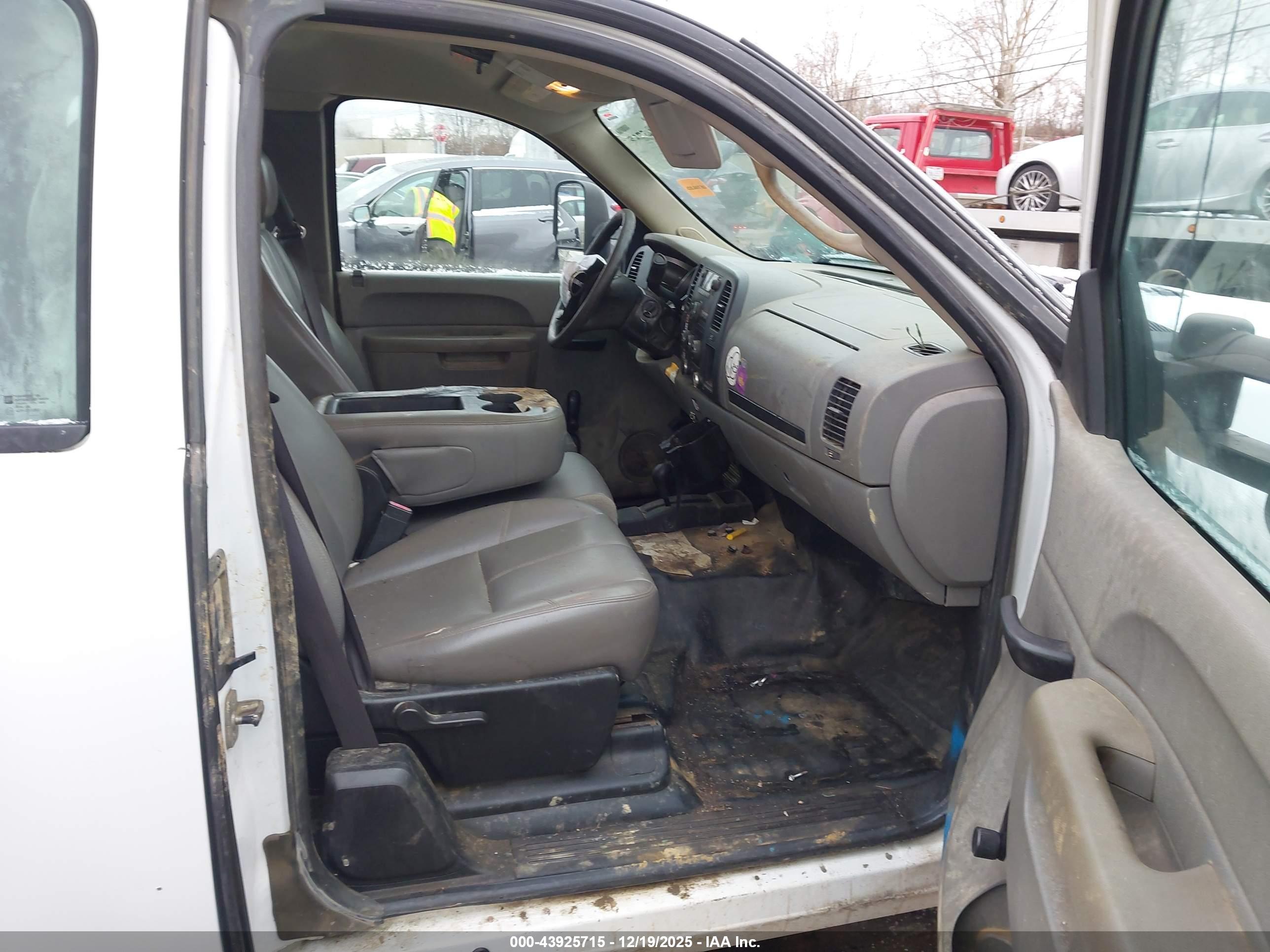 GMC SIERRA image 5