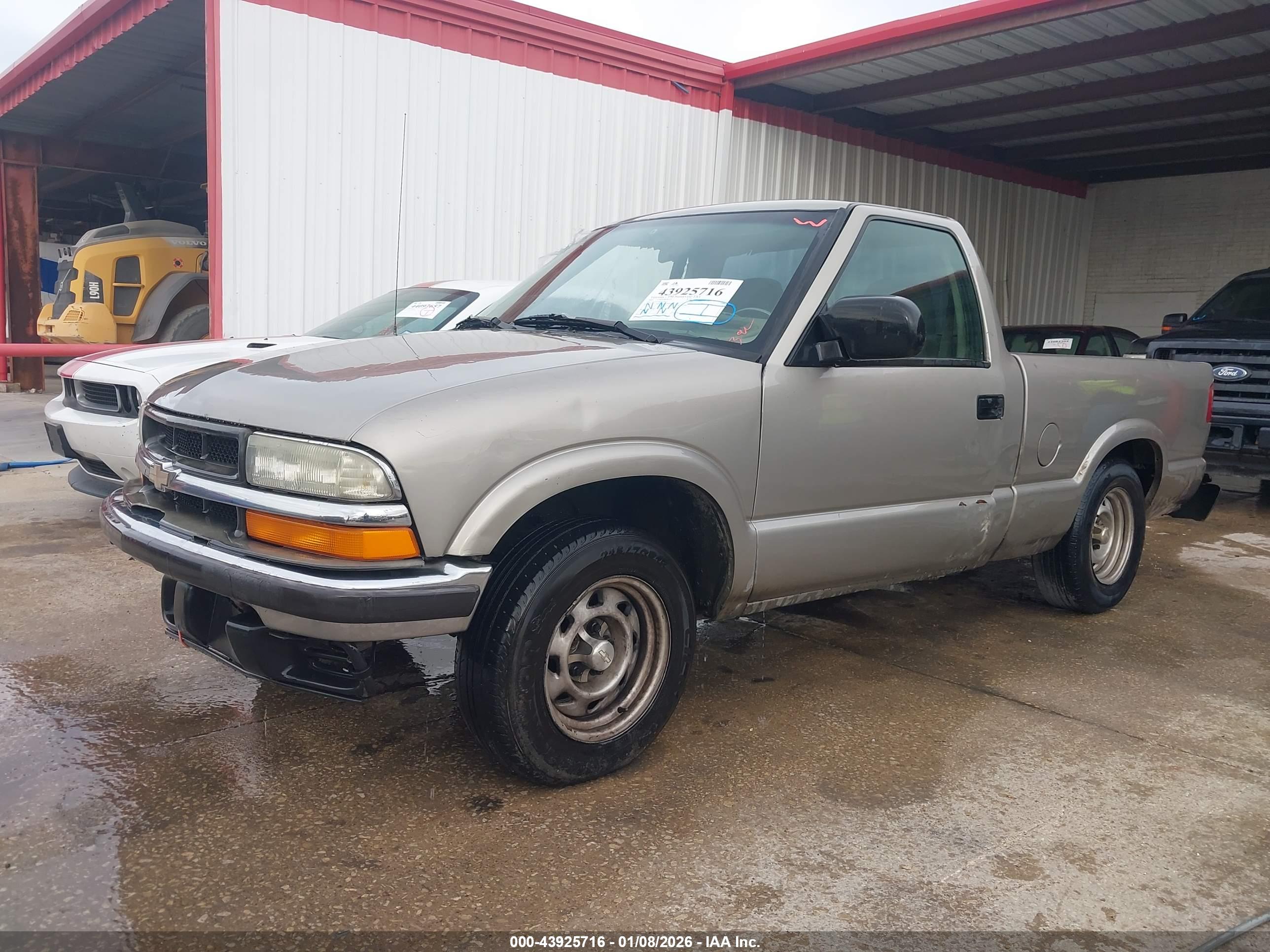 CHEVROLET S-10 image 2