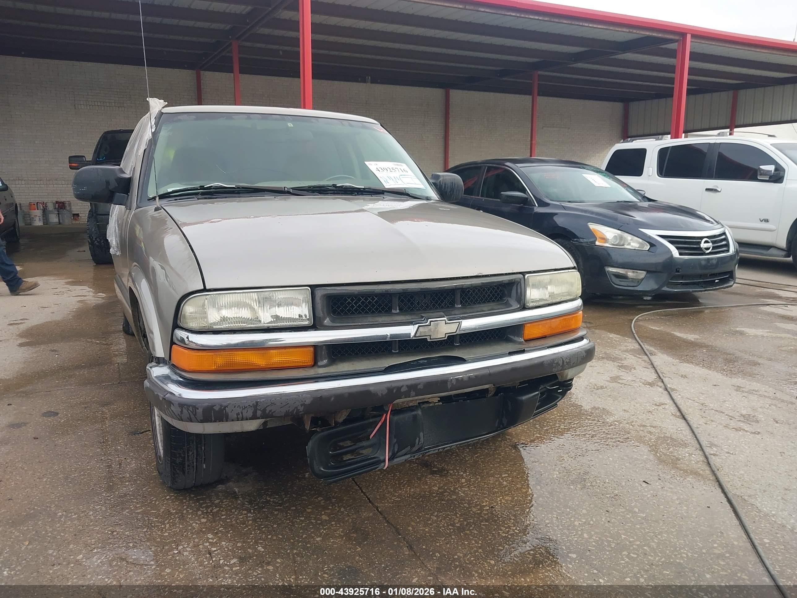 CHEVROLET S-10 image 6