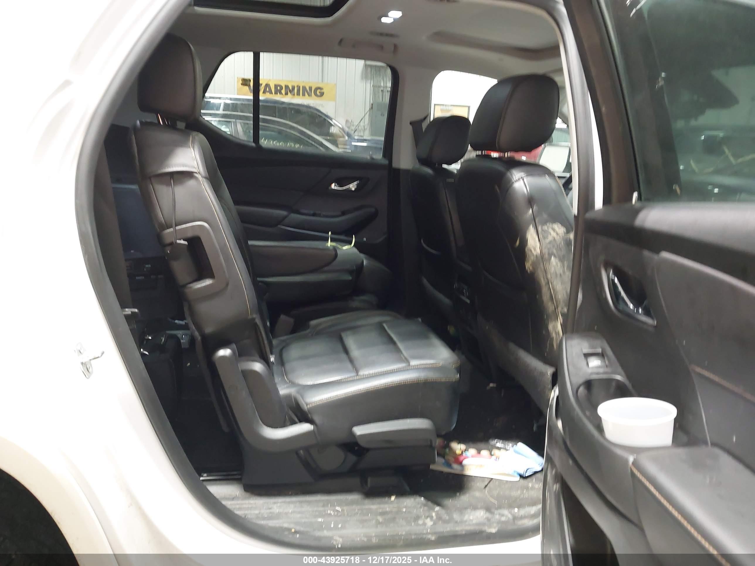 CHEVROLET TRAVERSE image 8