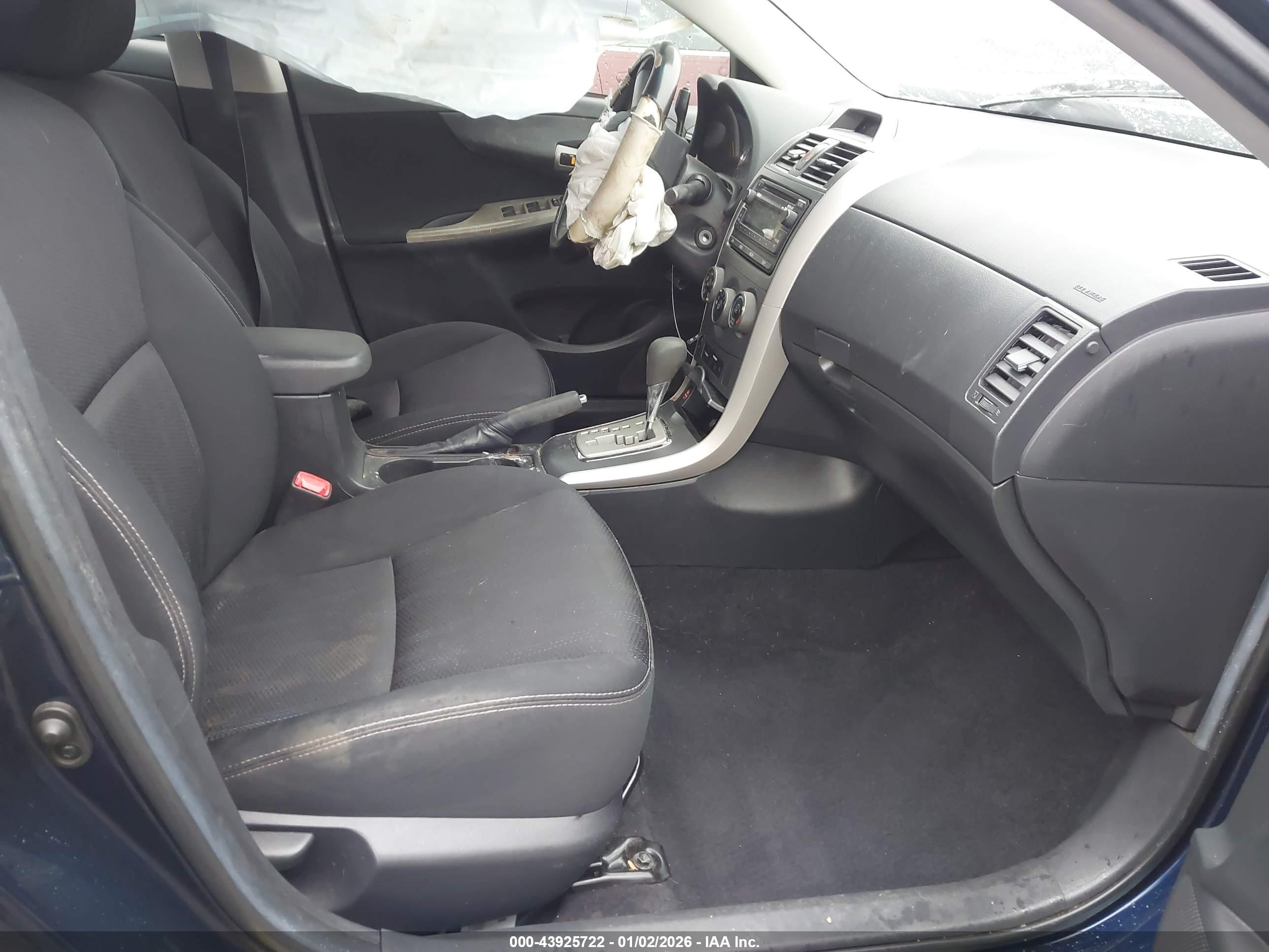 TOYOTA COROLLA image 5