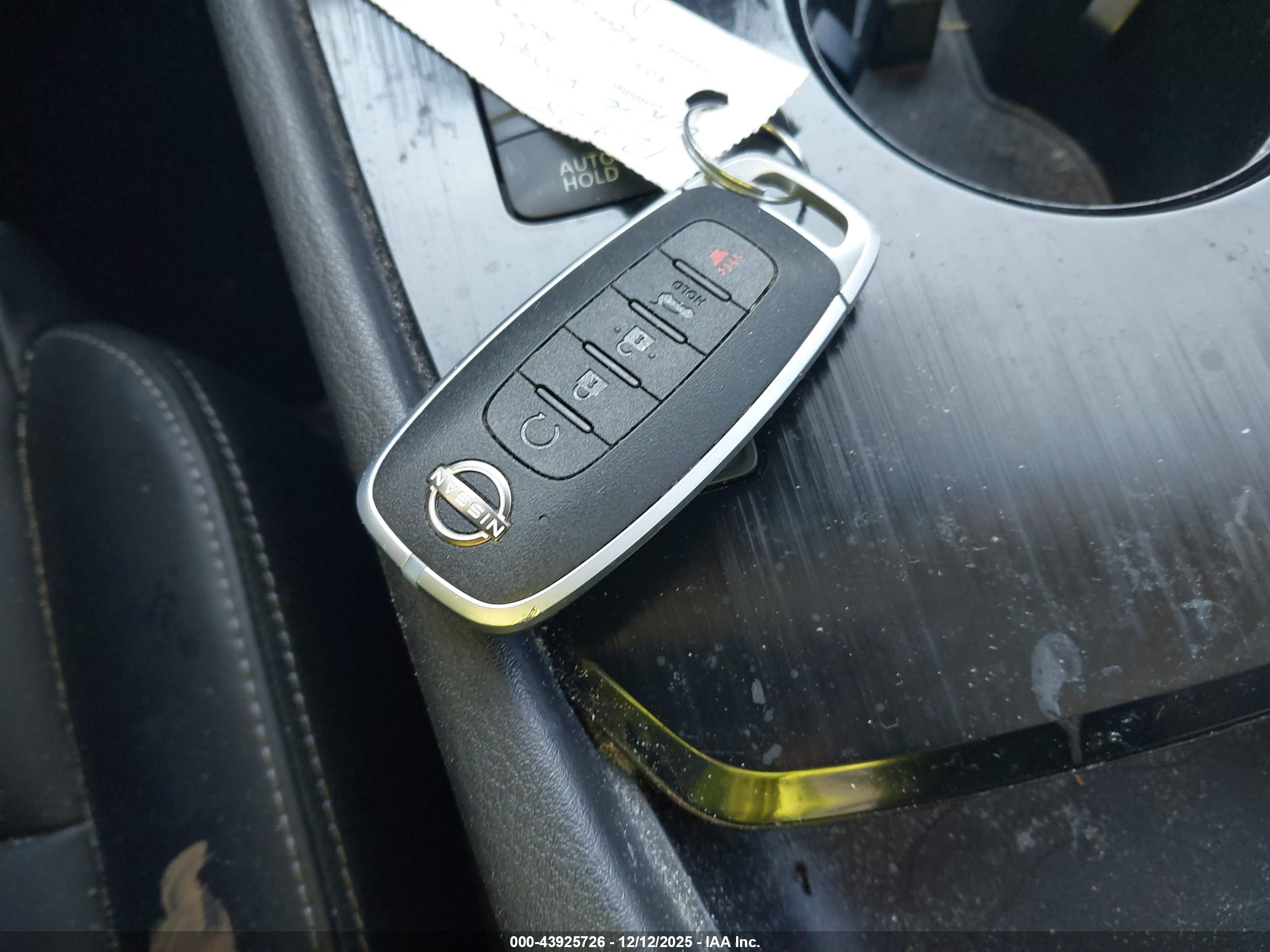 NISSAN ROGUE image 11