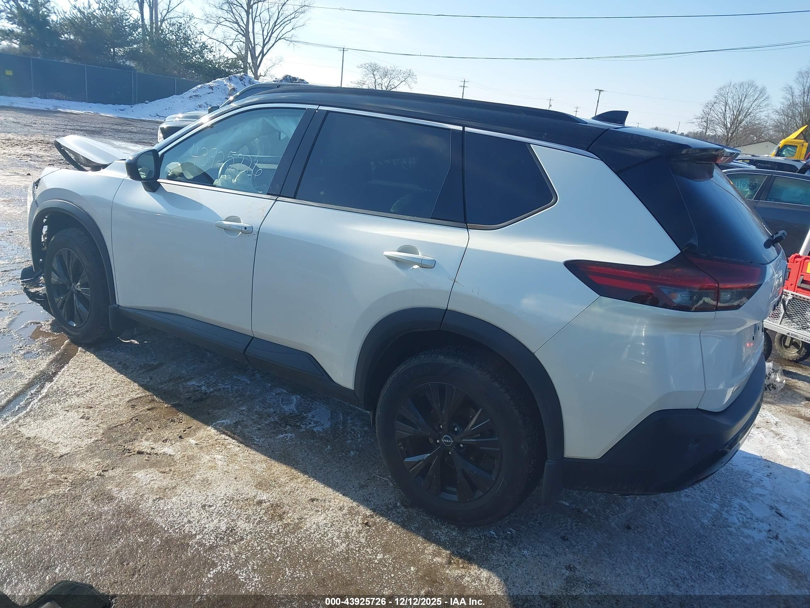 NISSAN ROGUE image 3