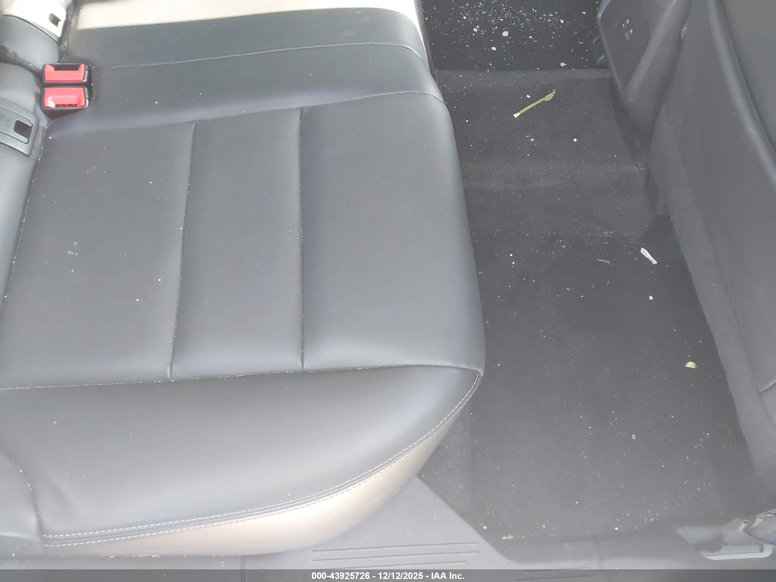 NISSAN ROGUE image 8