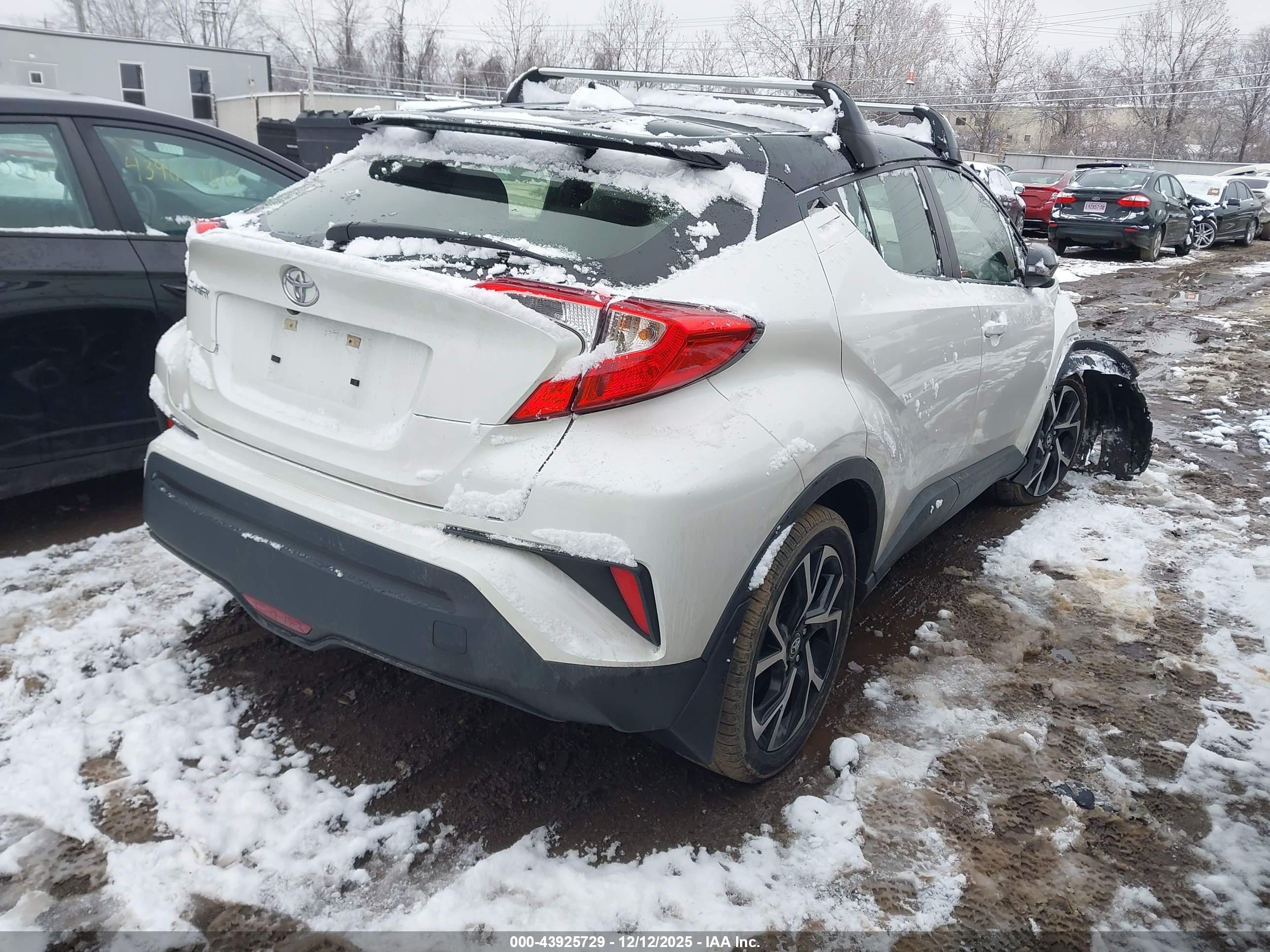 TOYOTA C-HR image 4