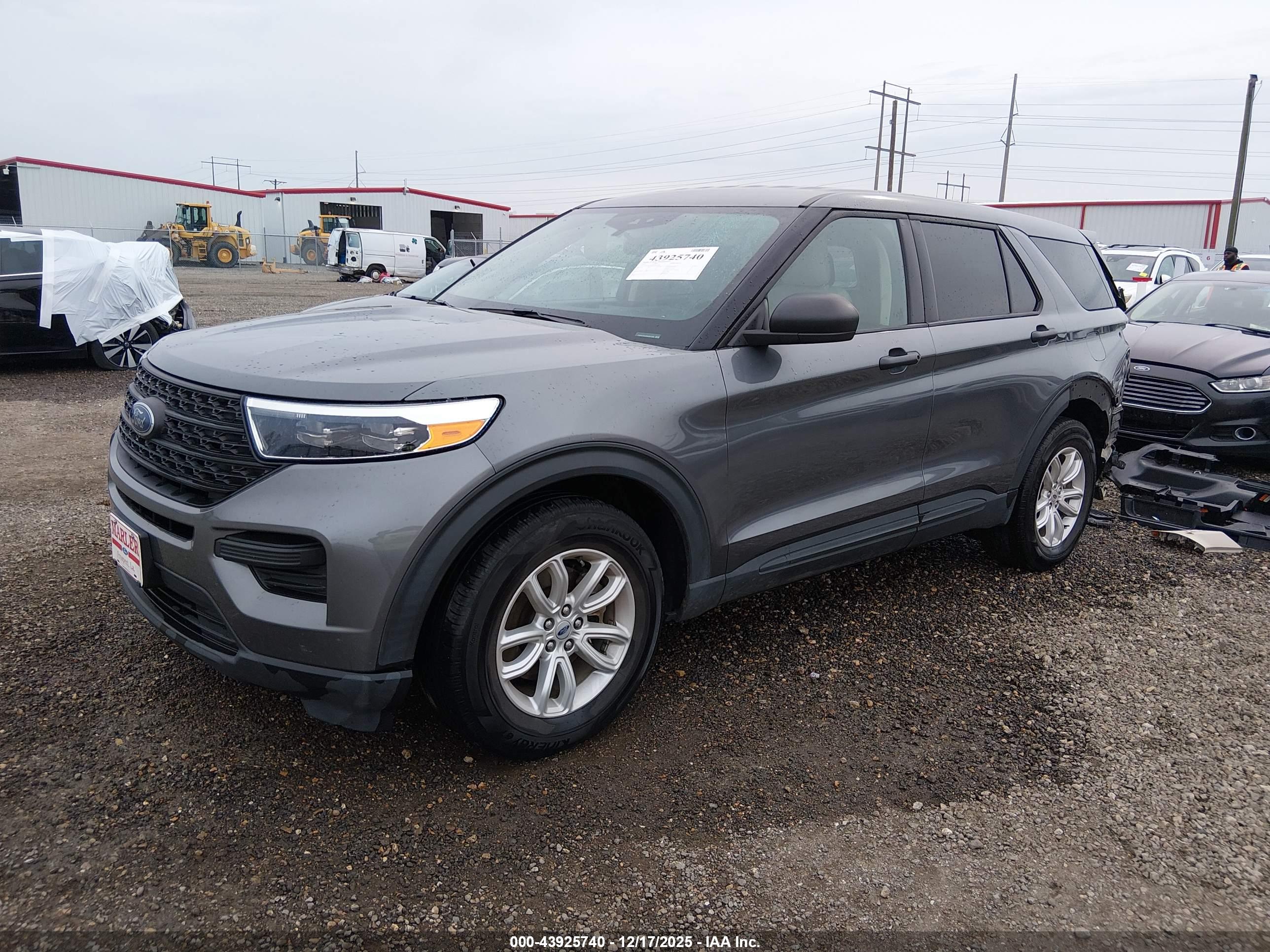 FORD EXPLORER image 2