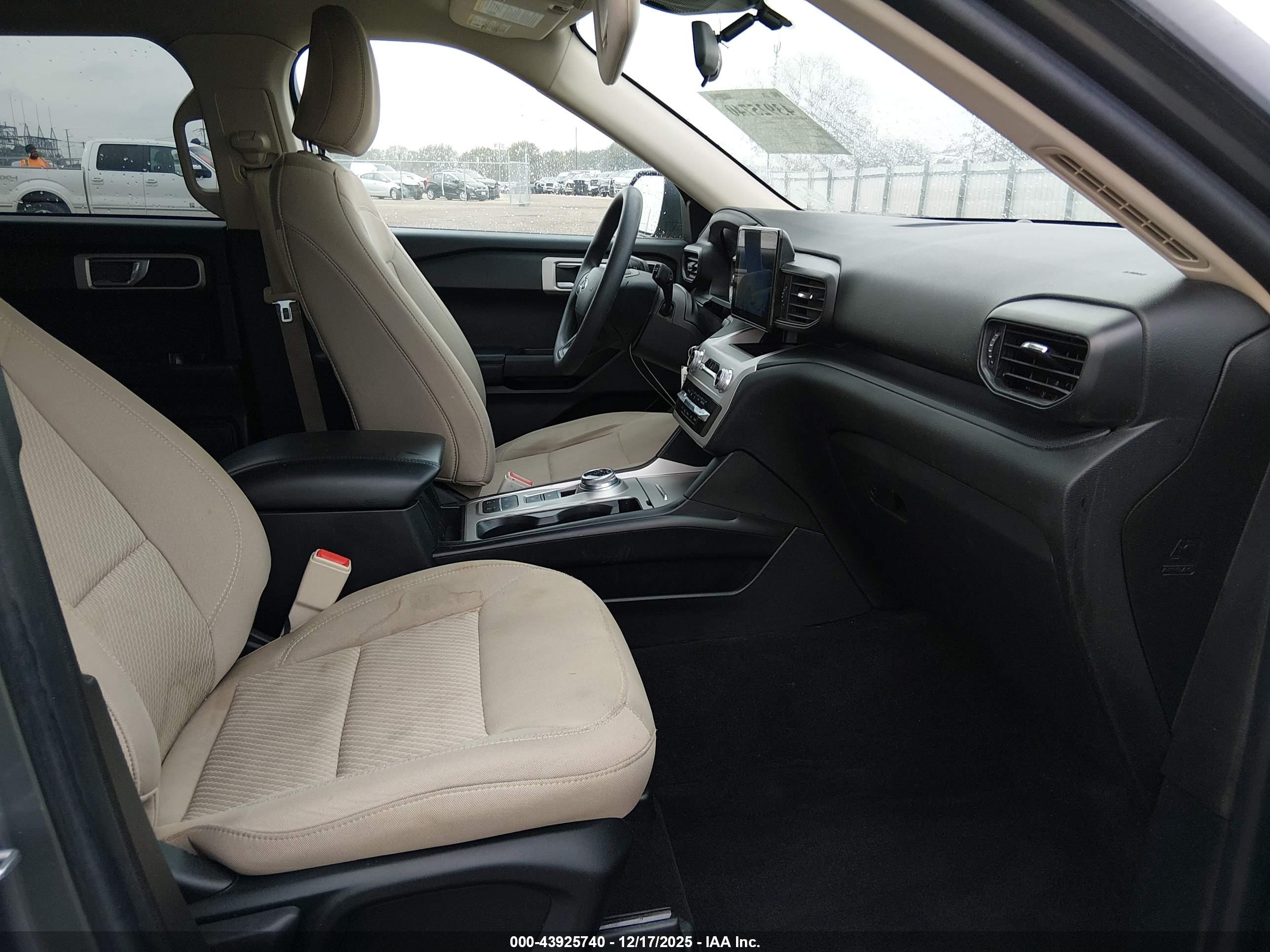 FORD EXPLORER image 5