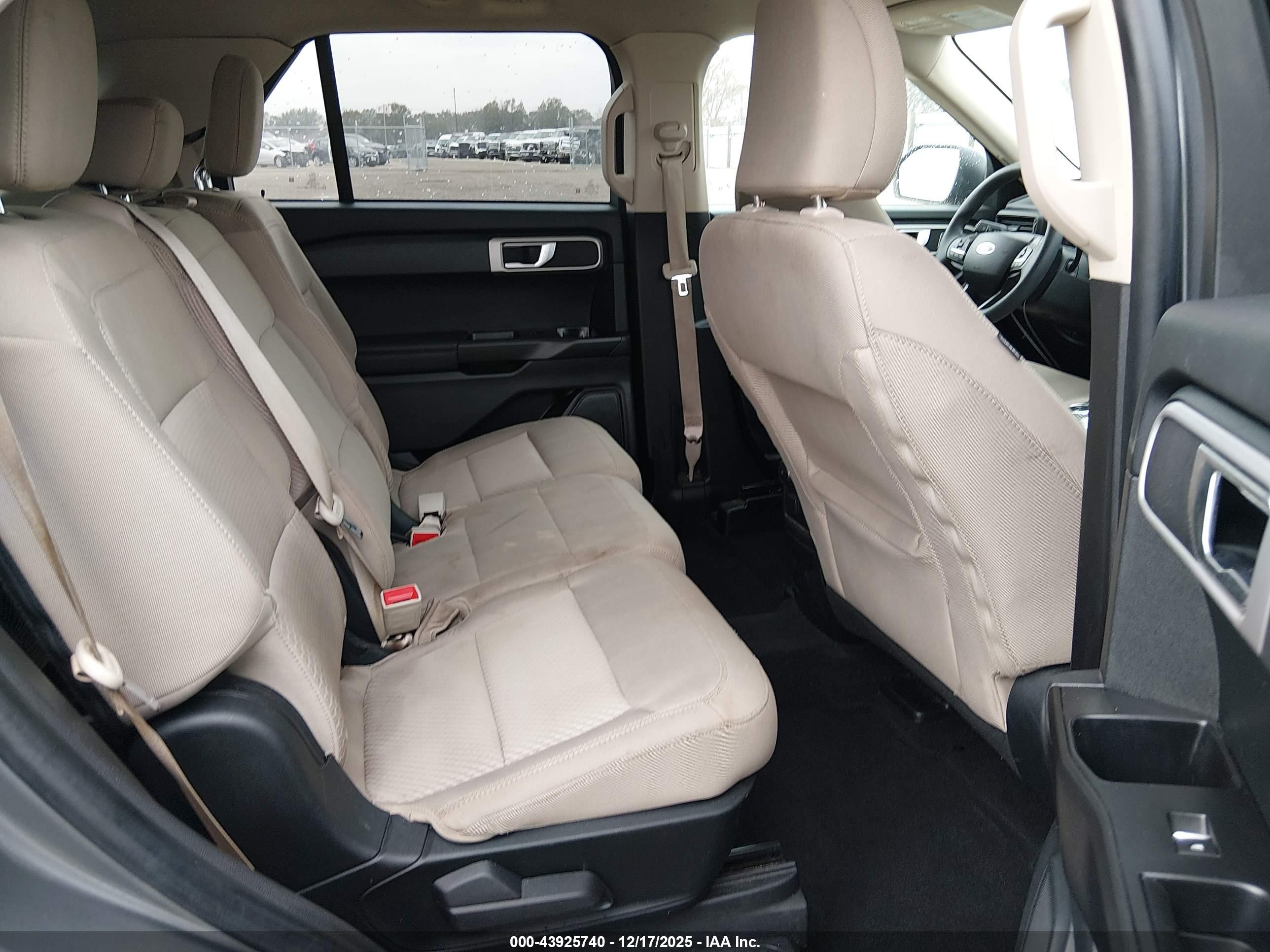 FORD EXPLORER image 8