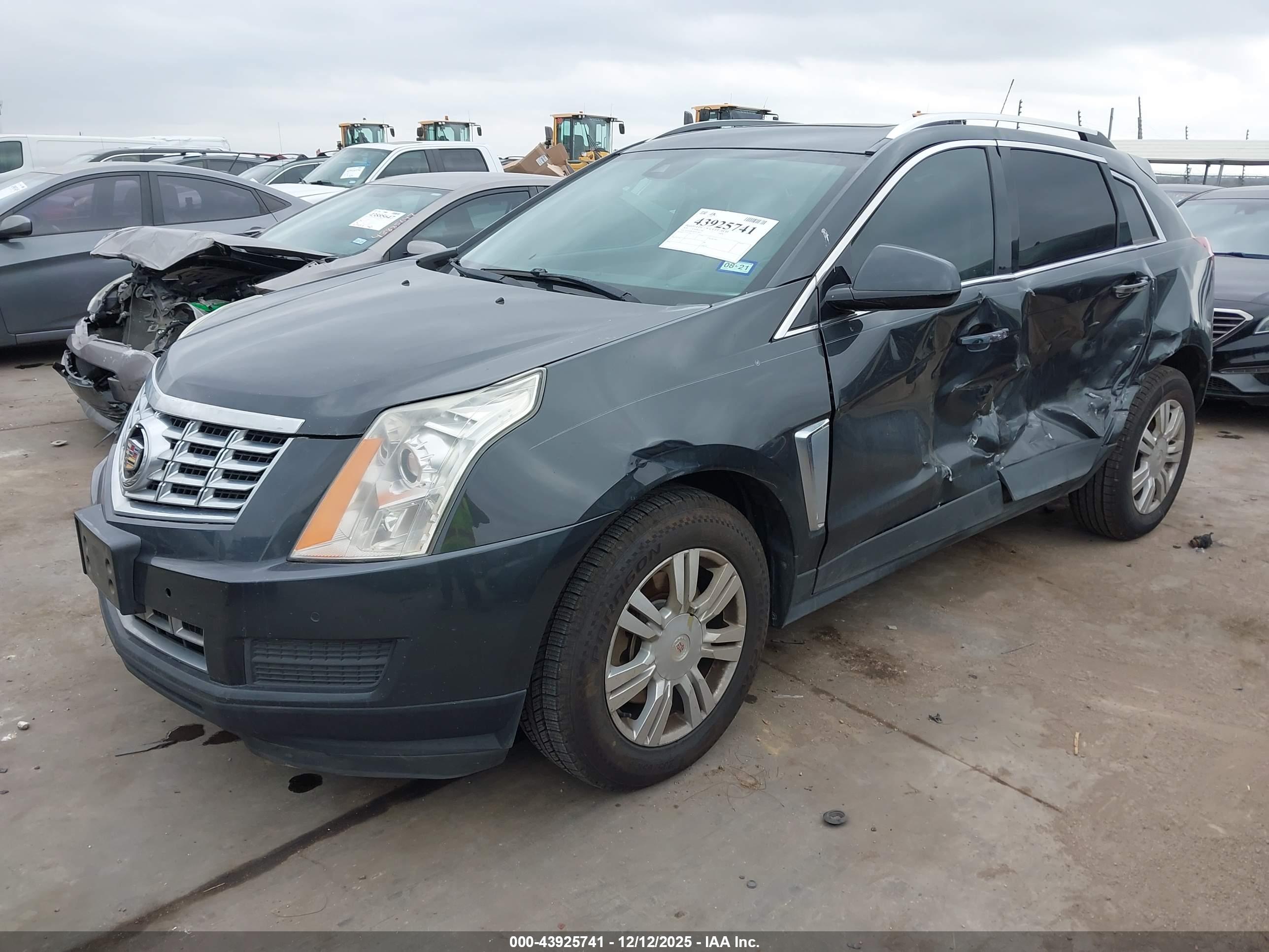 CADILLAC SRX image 2
