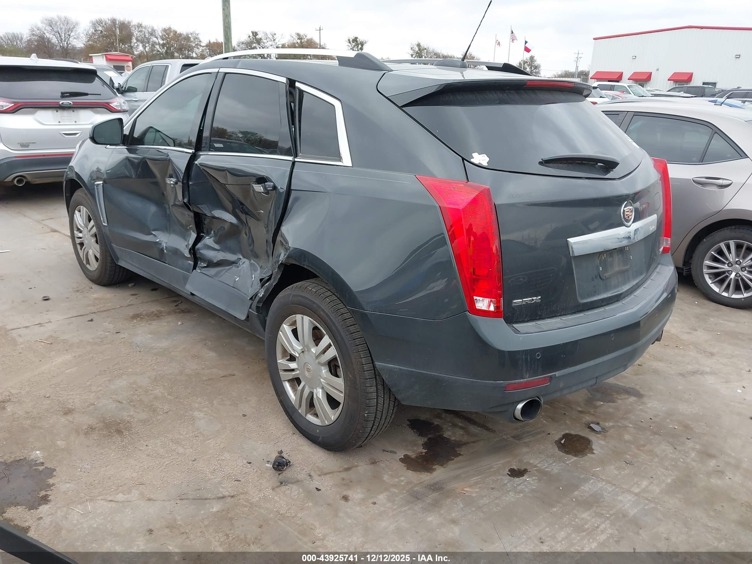 CADILLAC SRX image 3