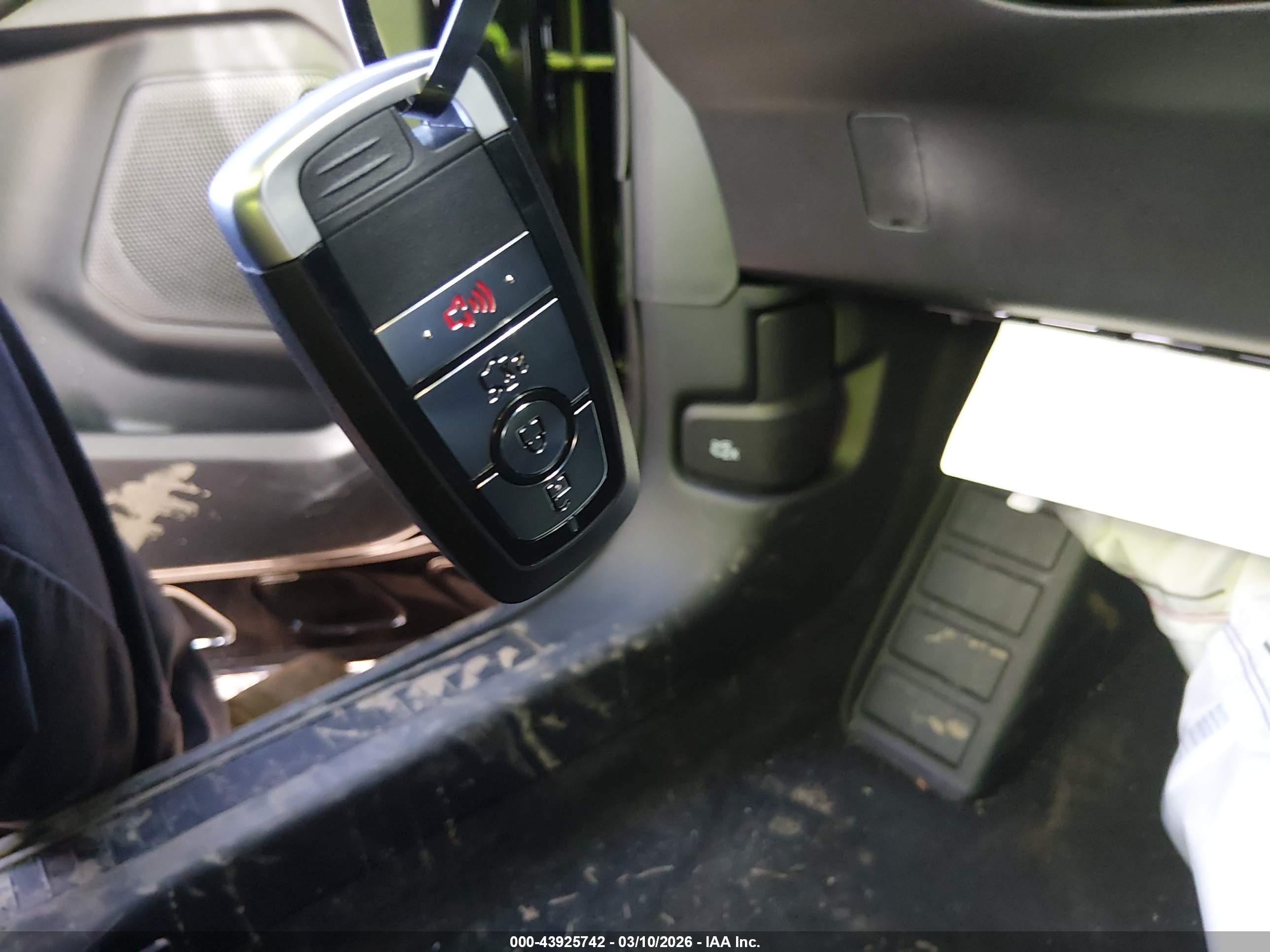 FORD ESCAPE image 11