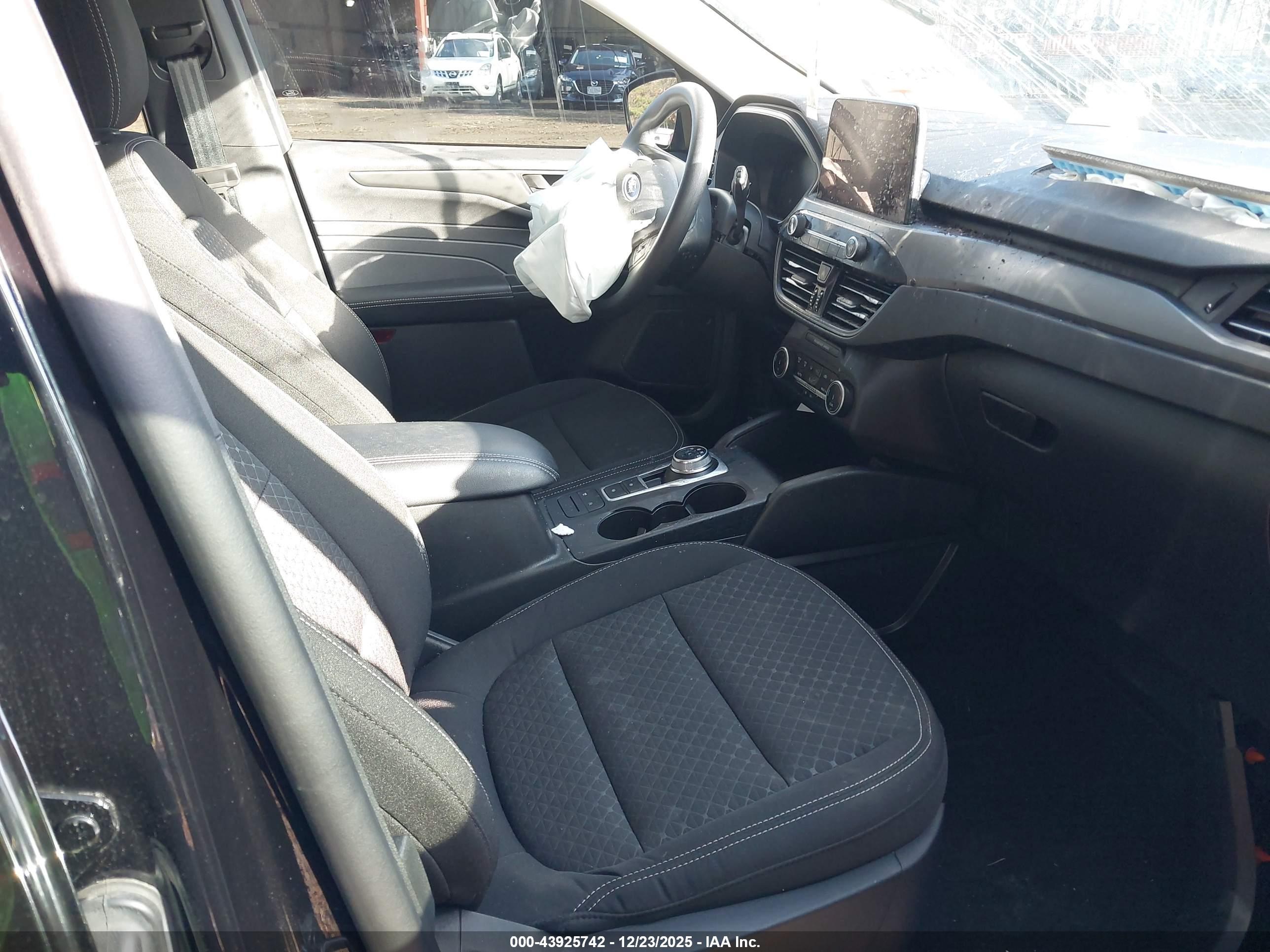 FORD ESCAPE image 5