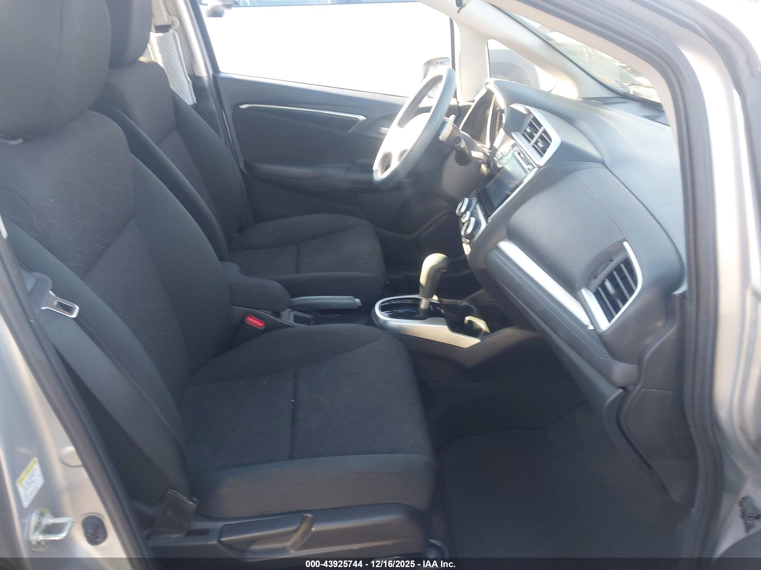HONDA FIT image 5
