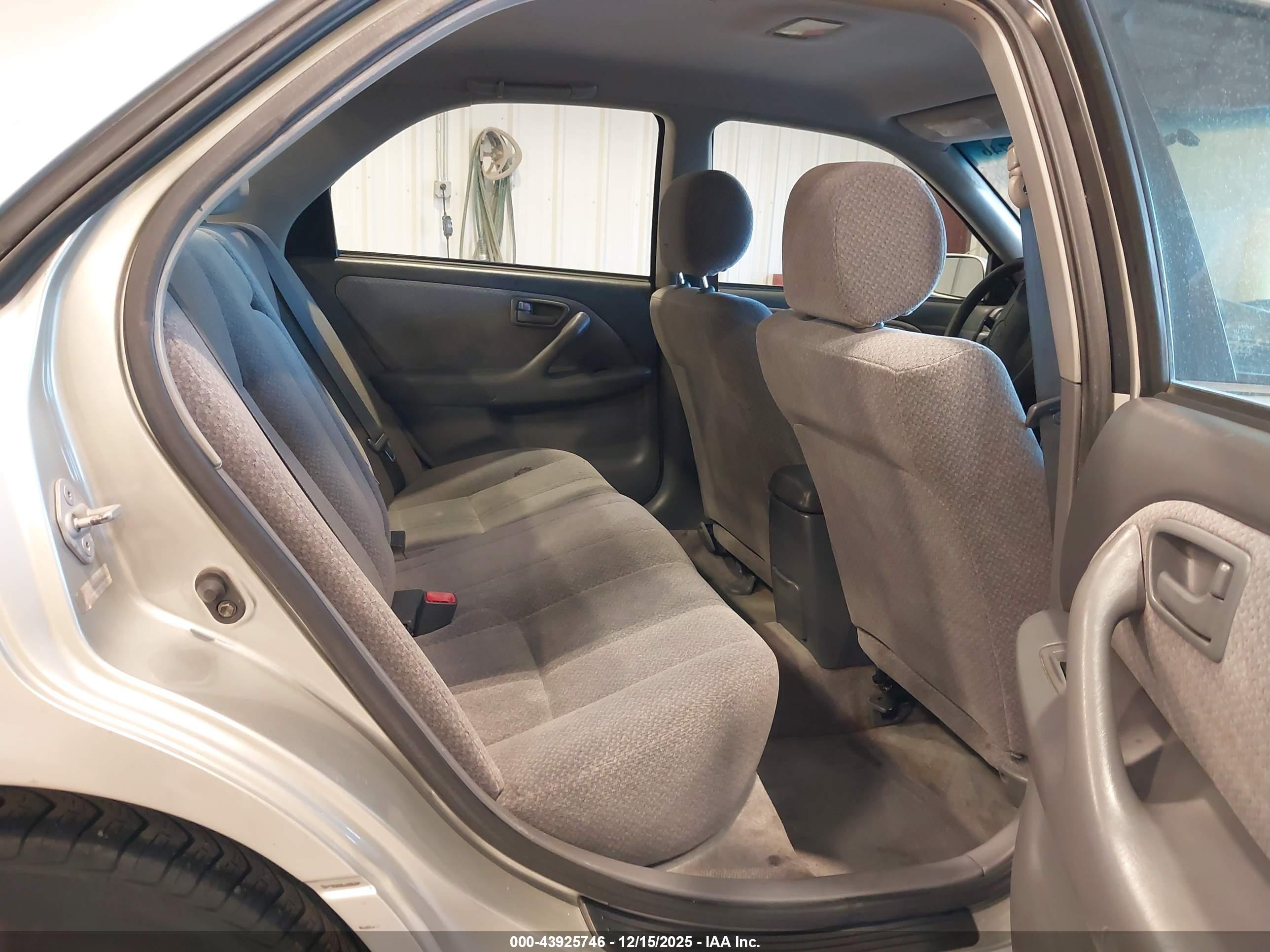 TOYOTA CAMRY image 8