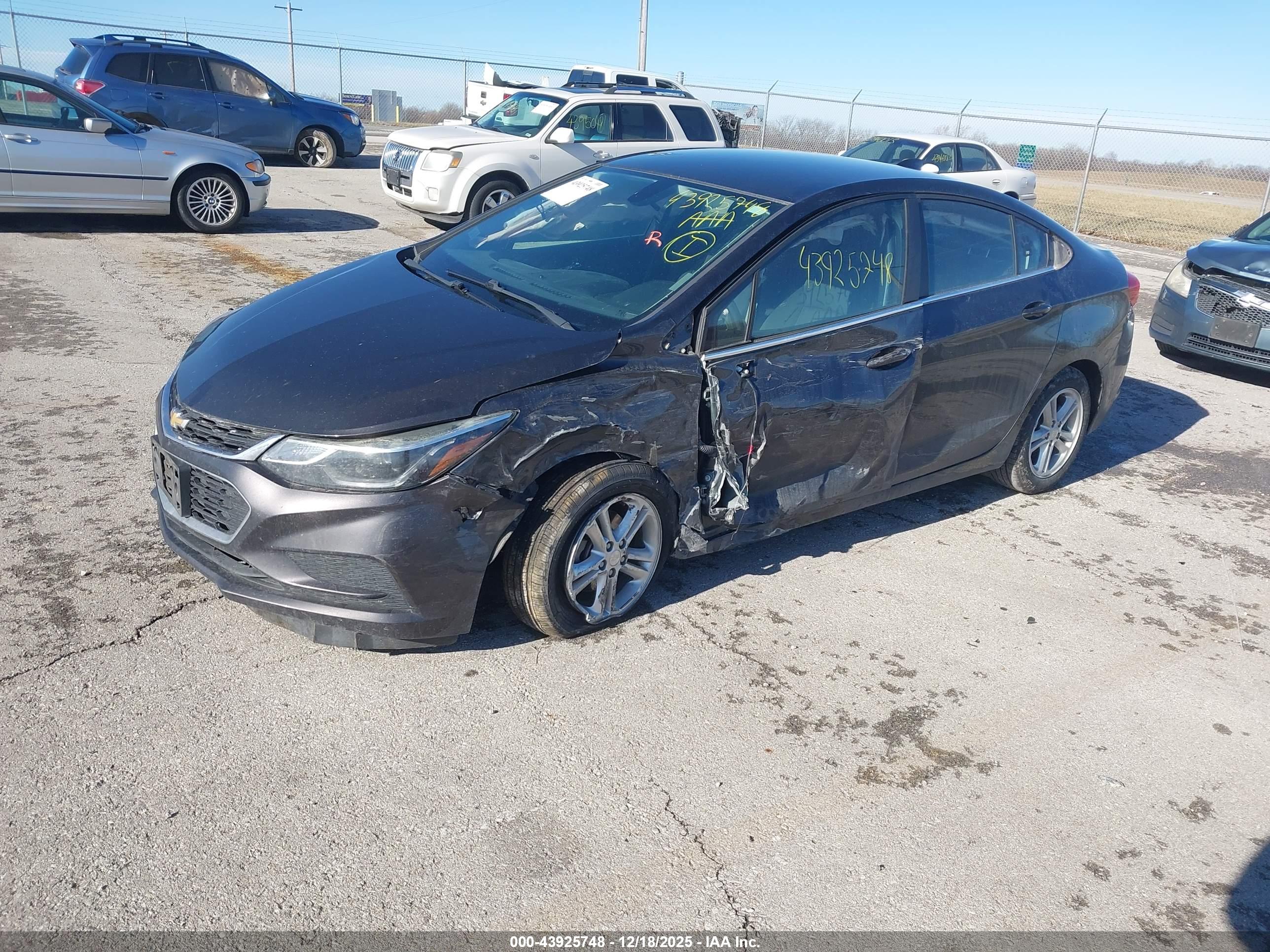CHEVROLET CRUZE image 2