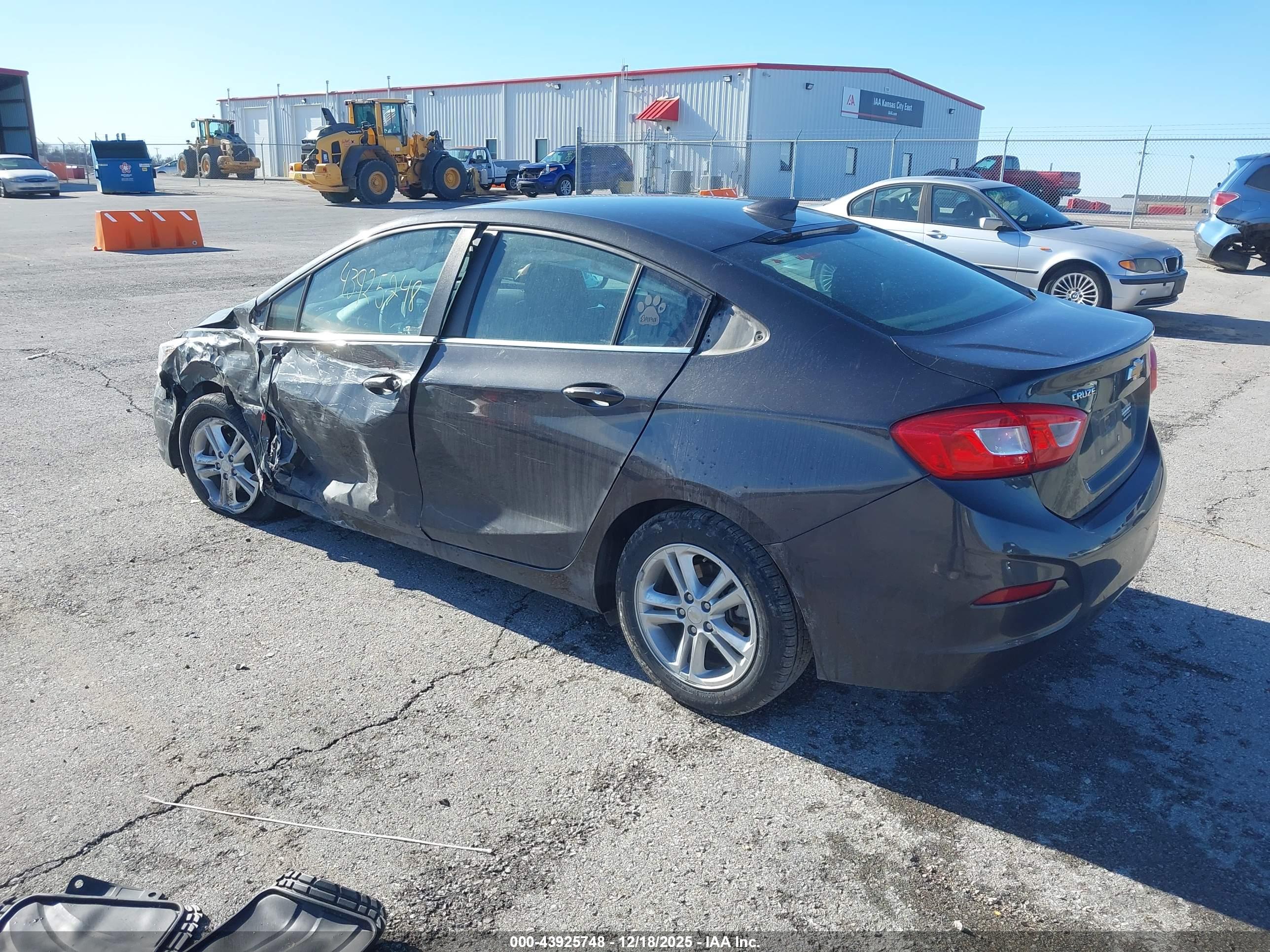 CHEVROLET CRUZE image 3