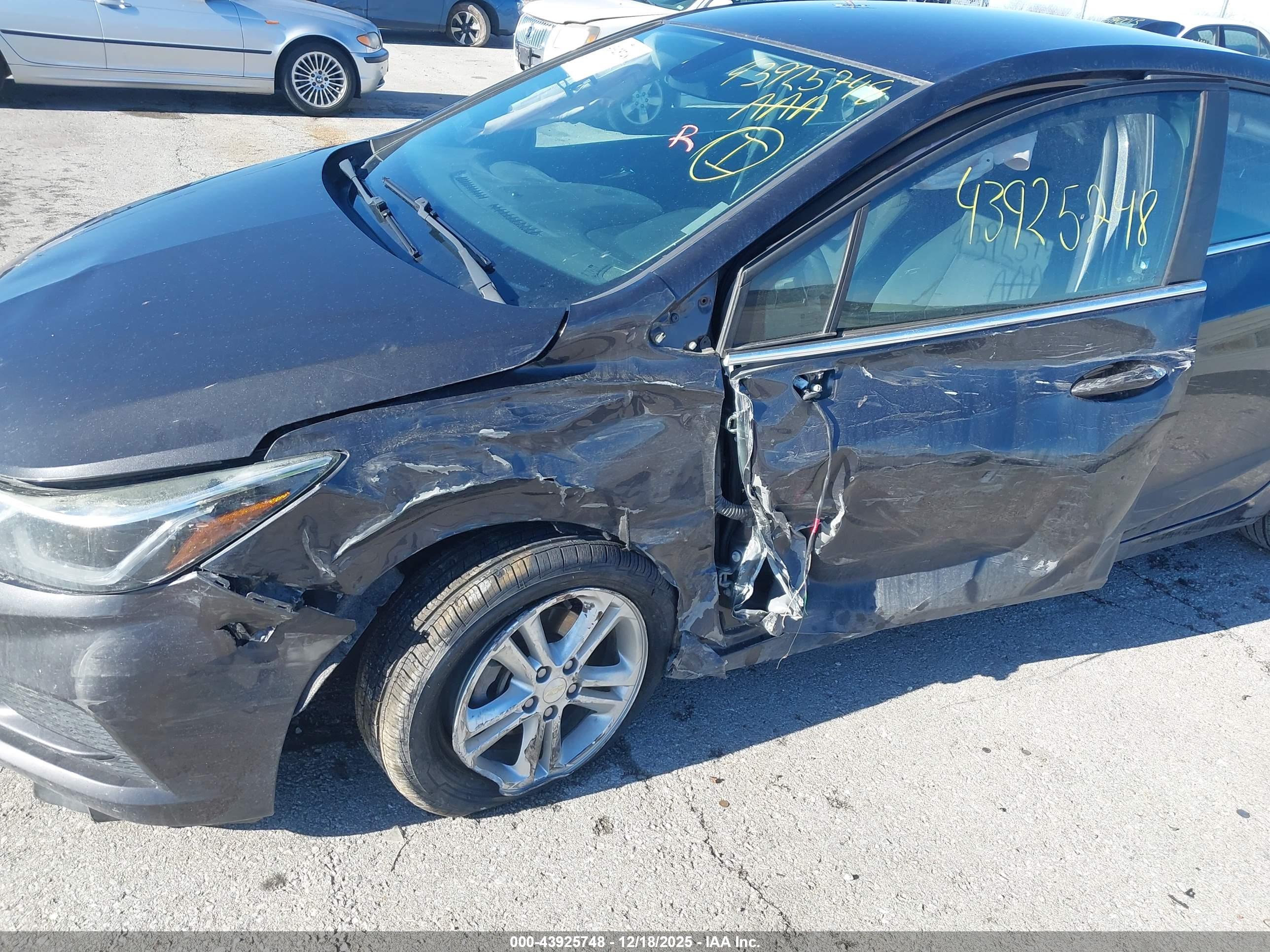 CHEVROLET CRUZE image 6