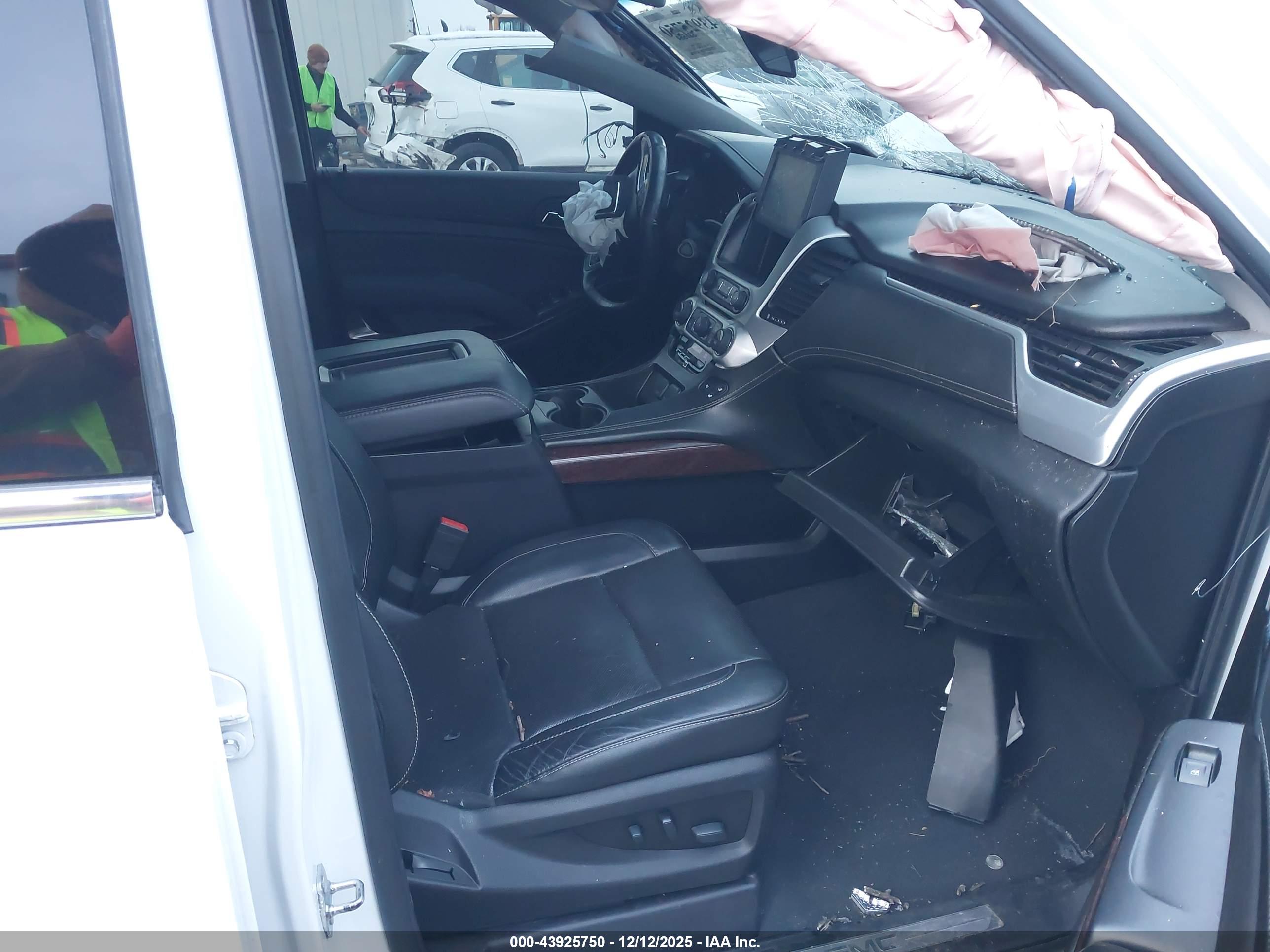 GMC YUKON image 5
