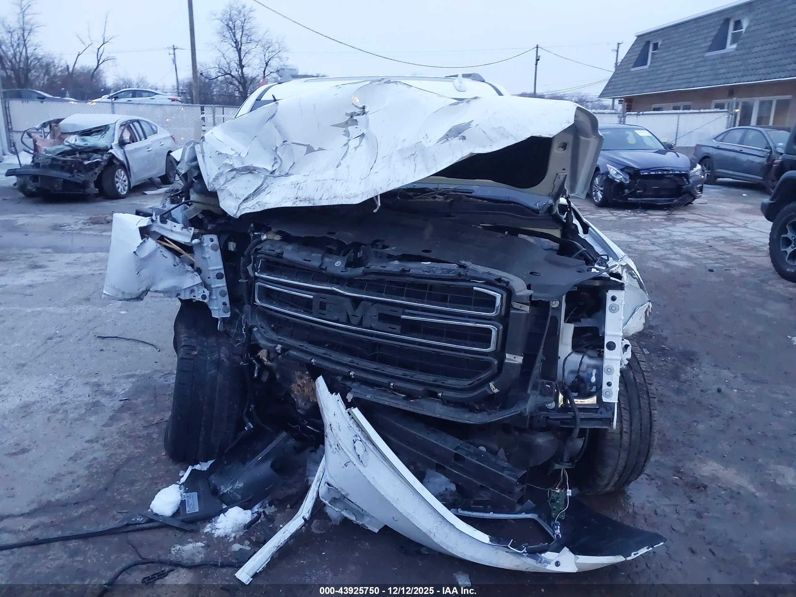 GMC YUKON image 6