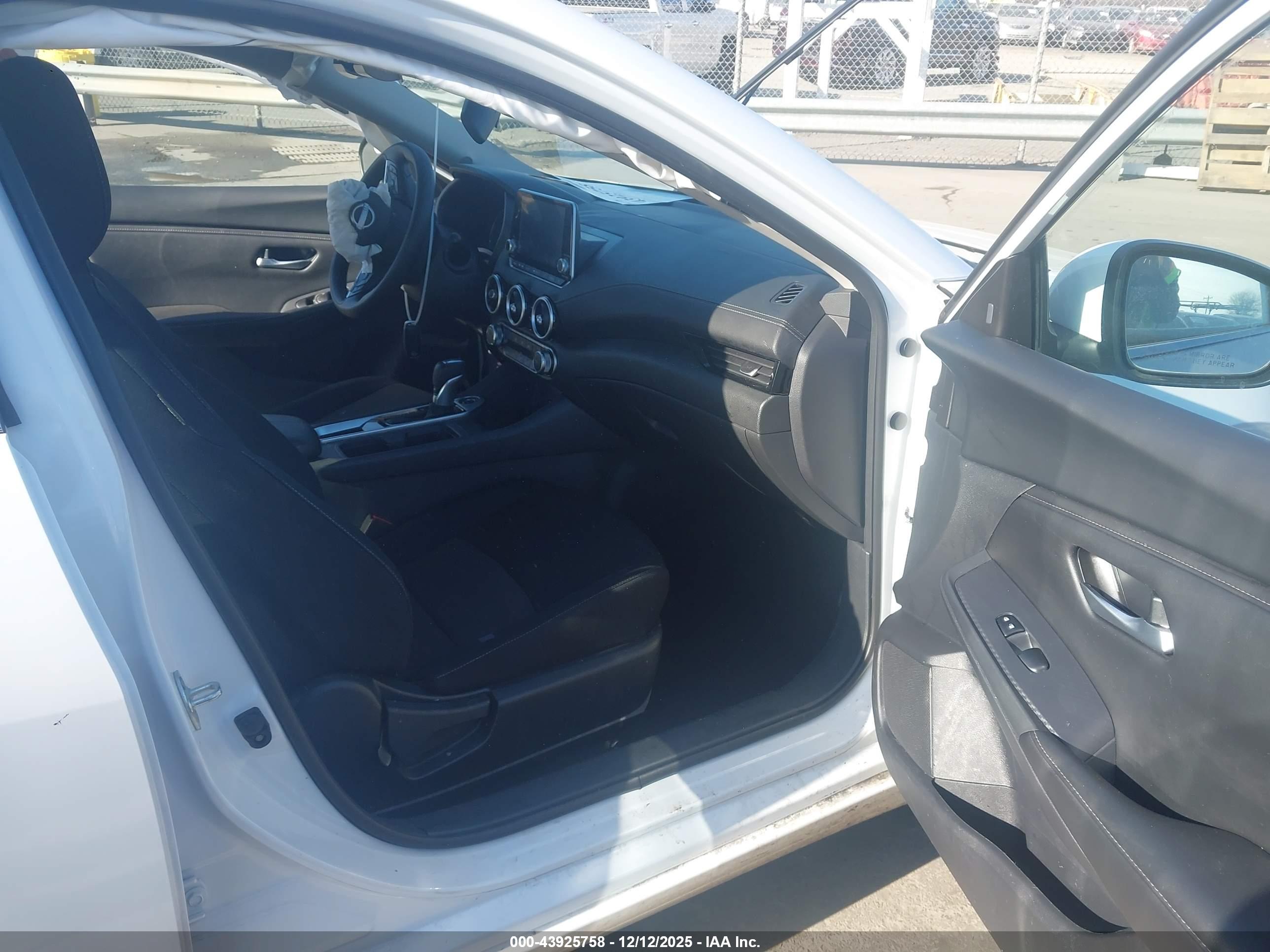 NISSAN SENTRA image 5