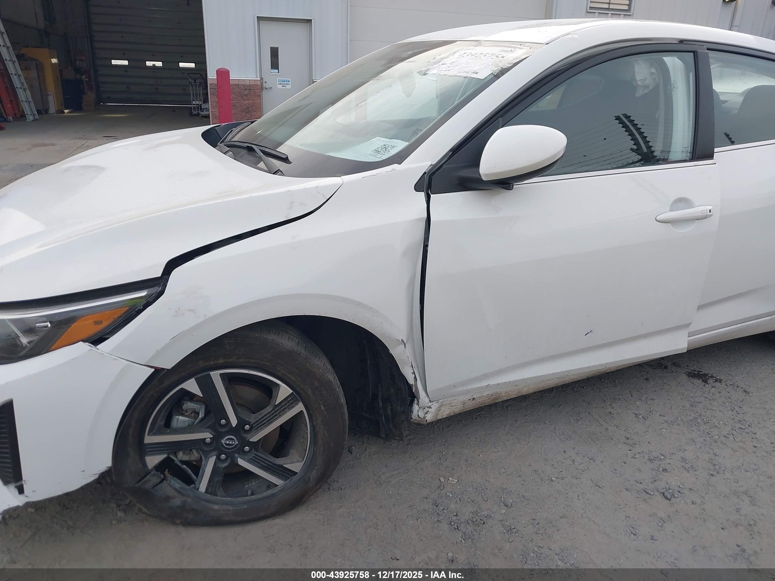 NISSAN SENTRA image 6