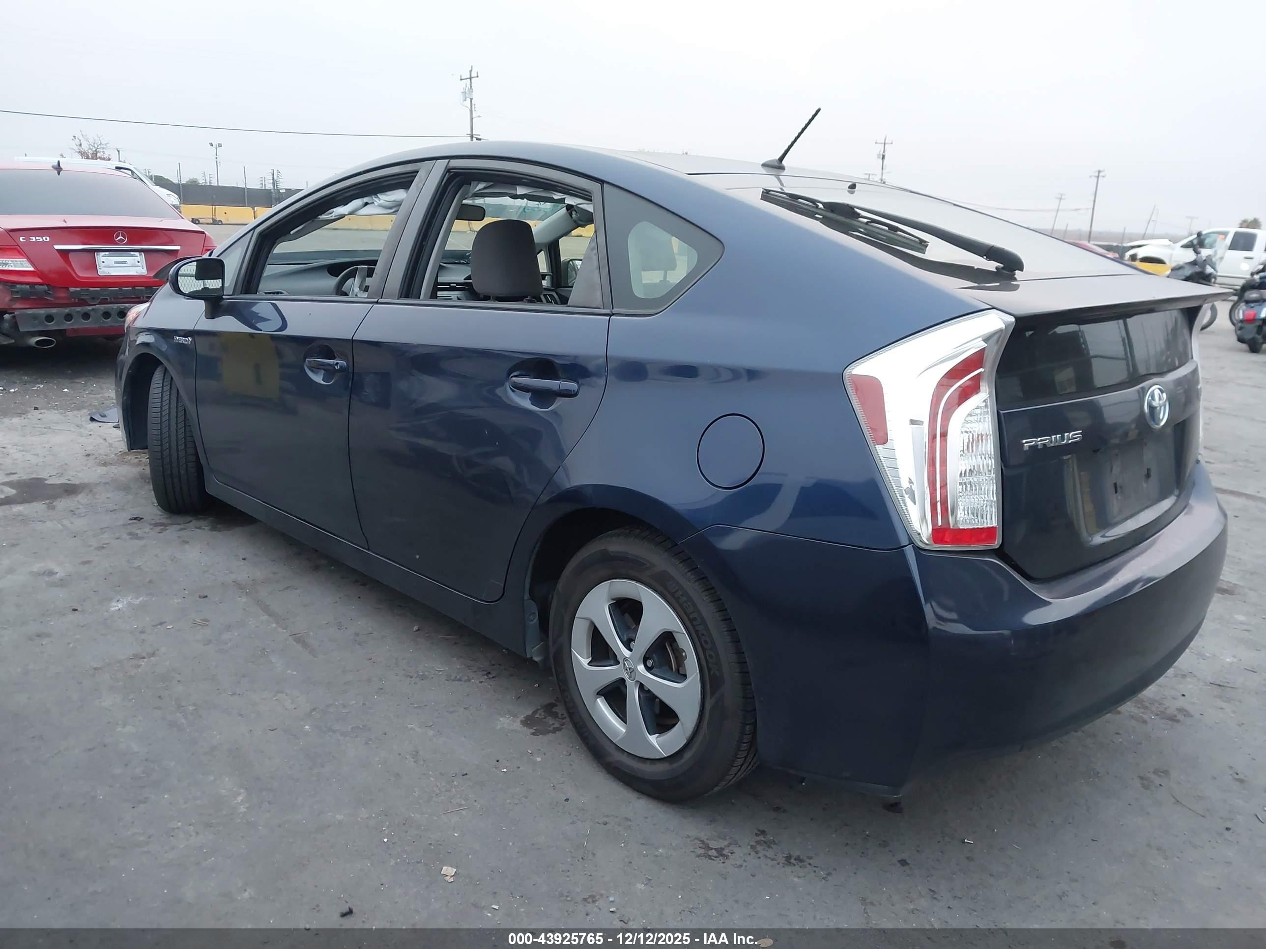 TOYOTA PRIUS image 3