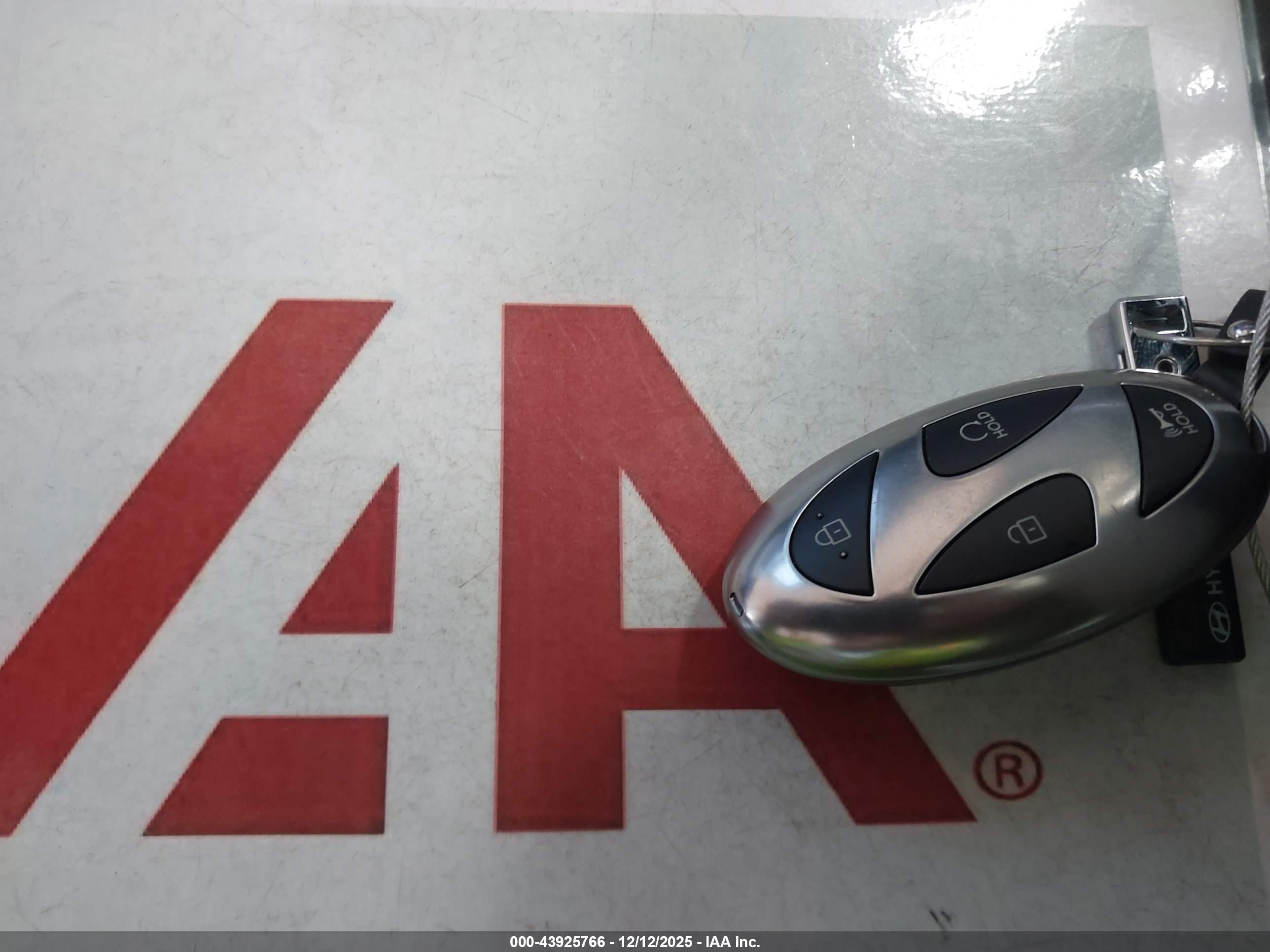 HYUNDAI SANTA image 11