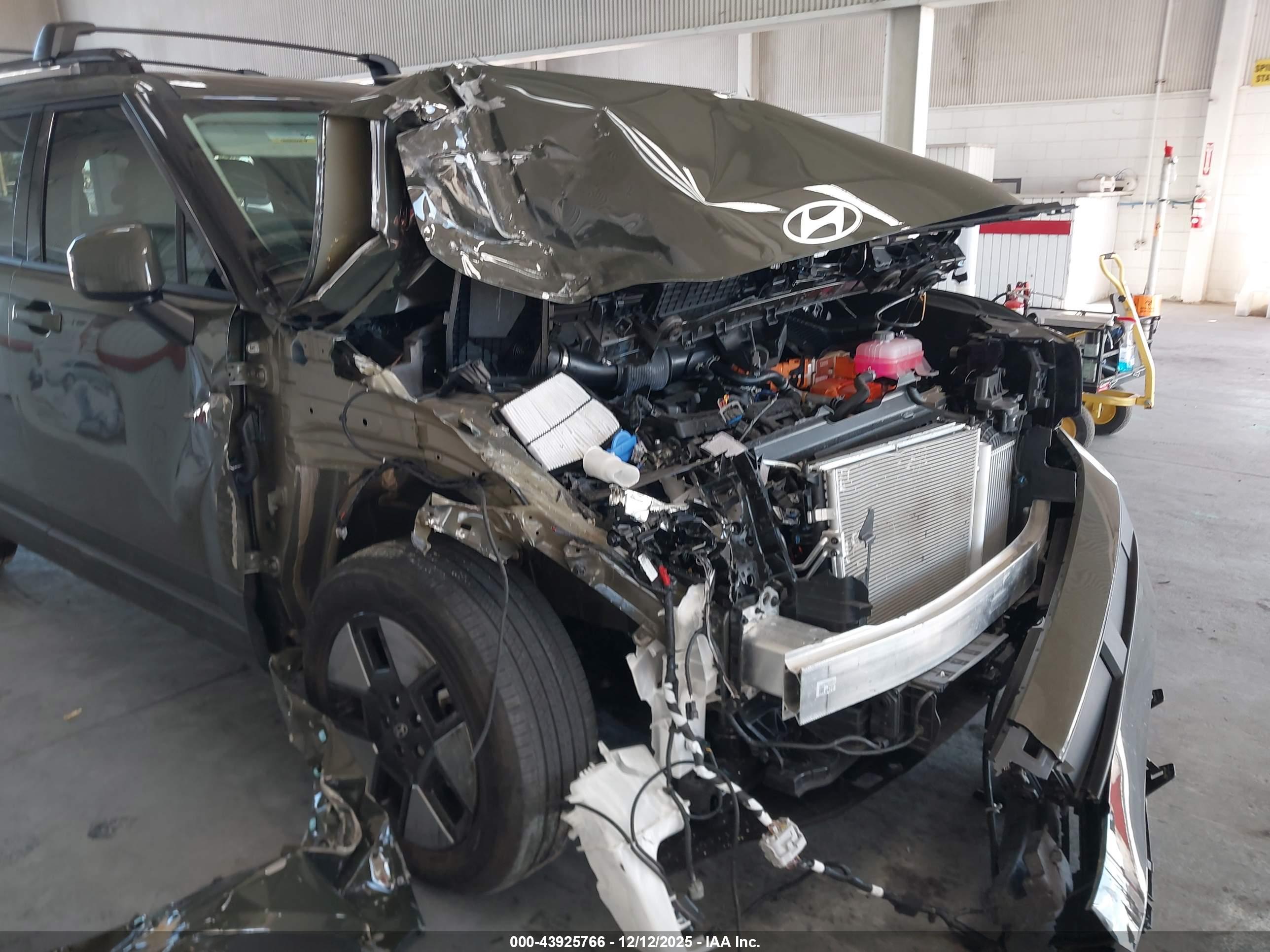 HYUNDAI SANTA image 6