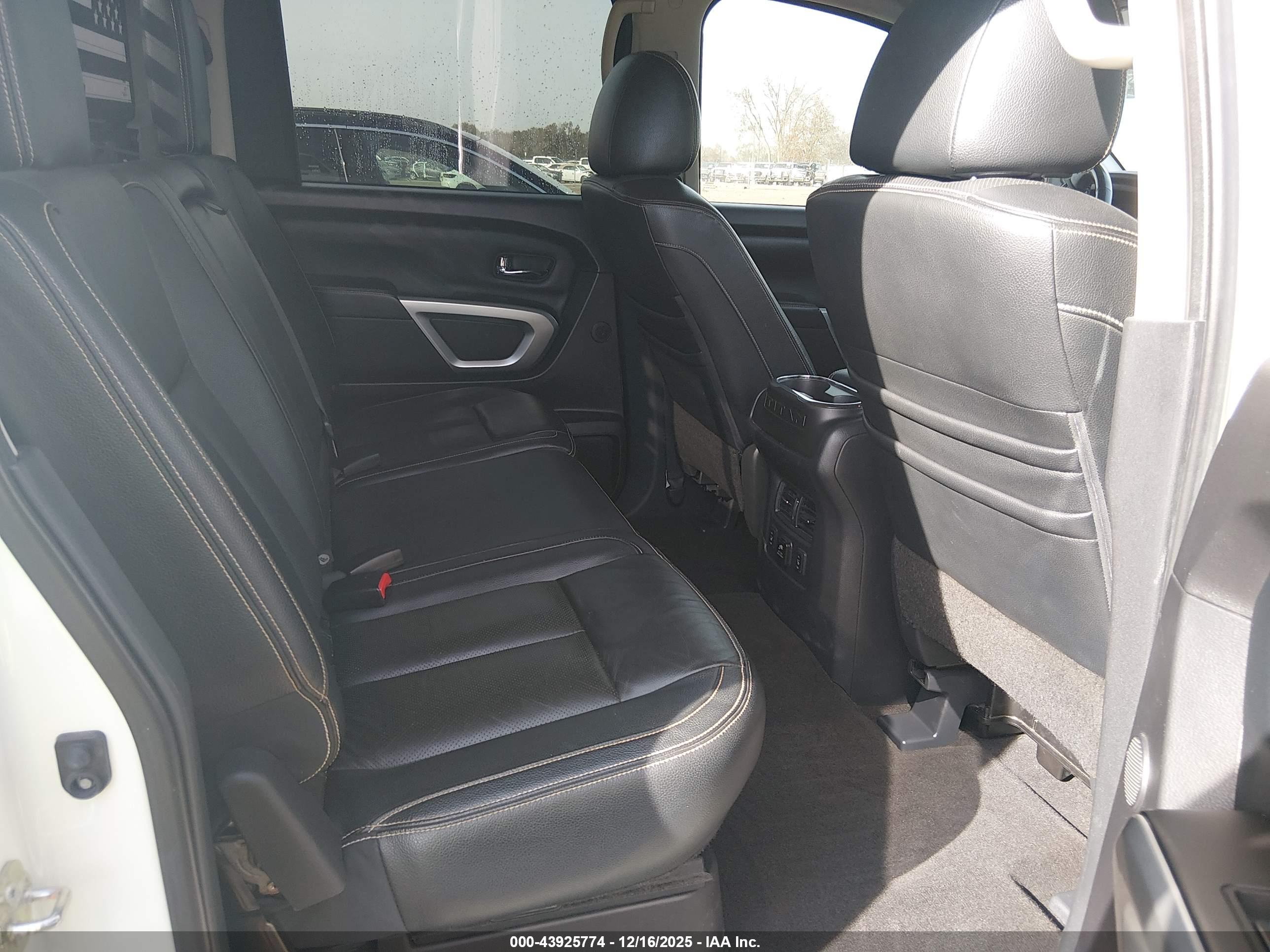 NISSAN TITAN image 8