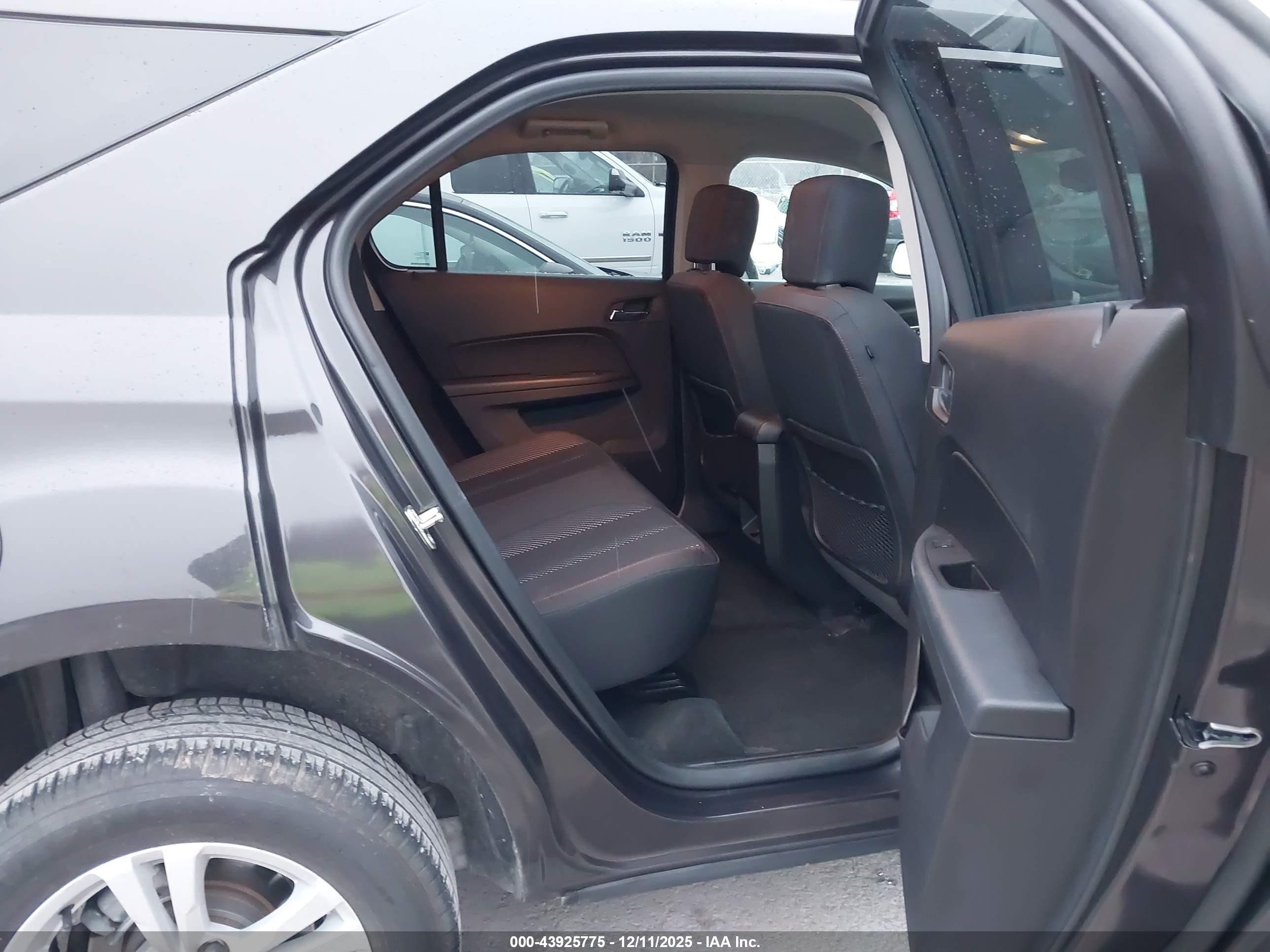 CHEVROLET EQUINOX image 8