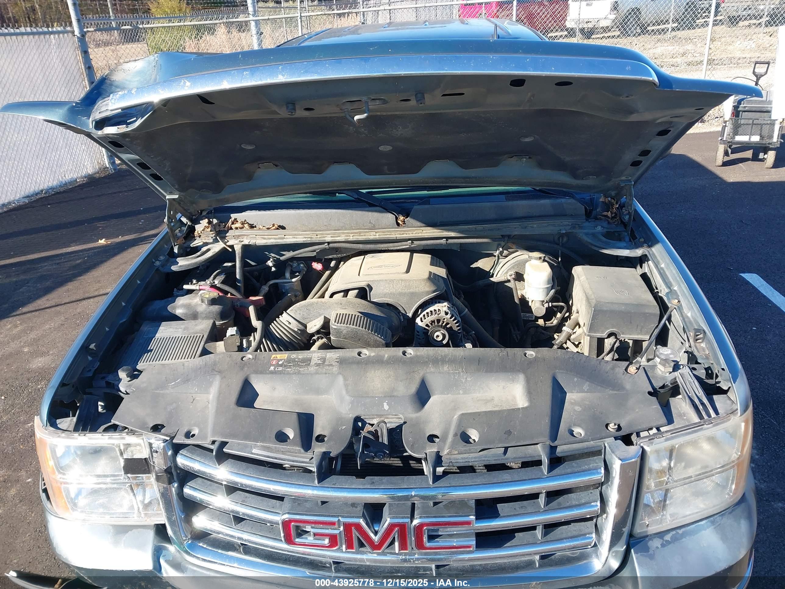 GMC SIERRA image 10