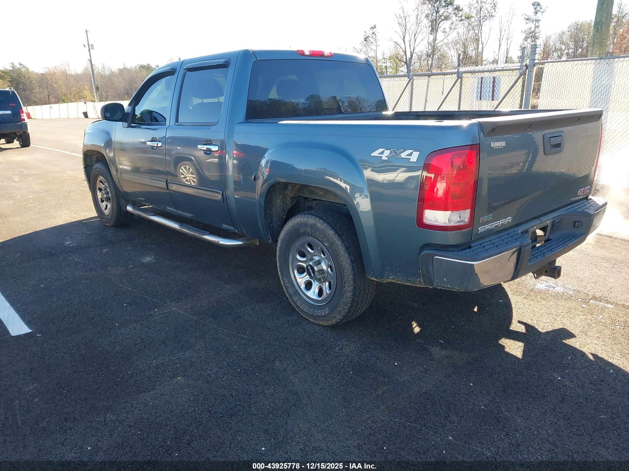 GMC SIERRA image 3