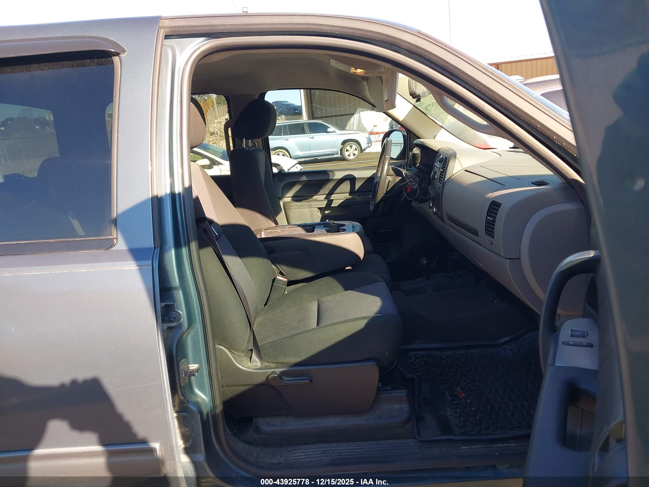 GMC SIERRA image 5