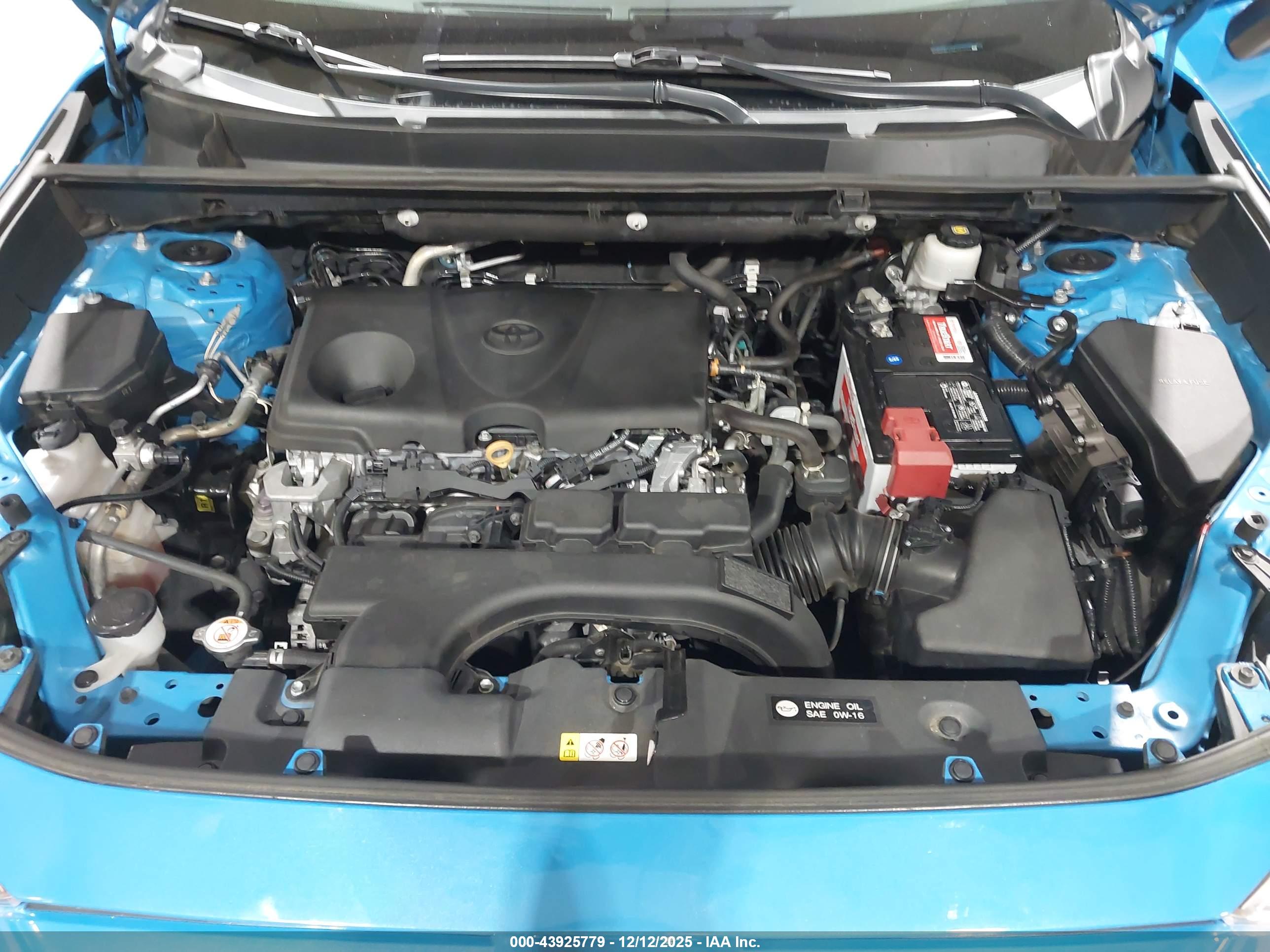 TOYOTA RAV4 image 10