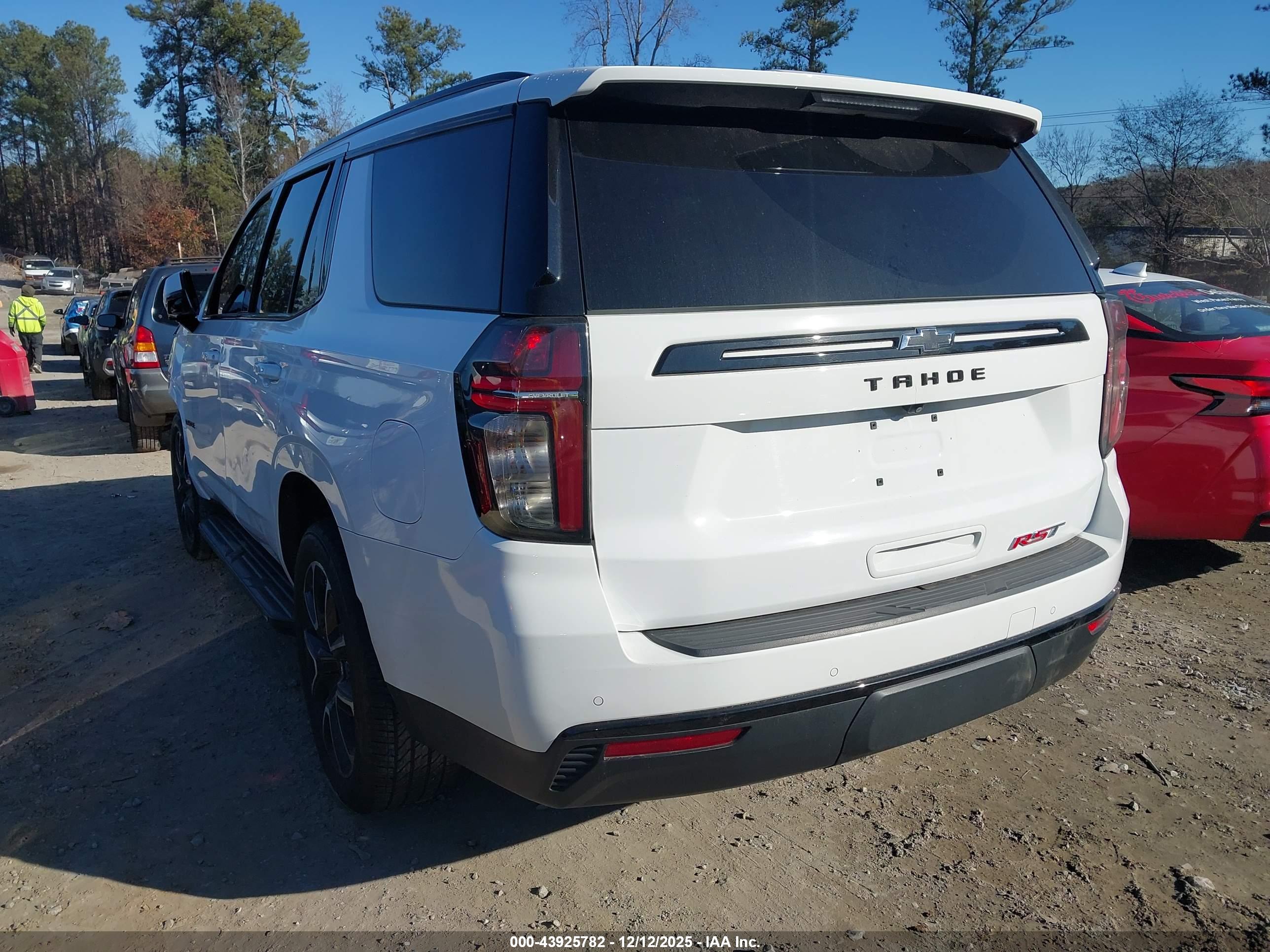 CHEVROLET TAHOE image 3