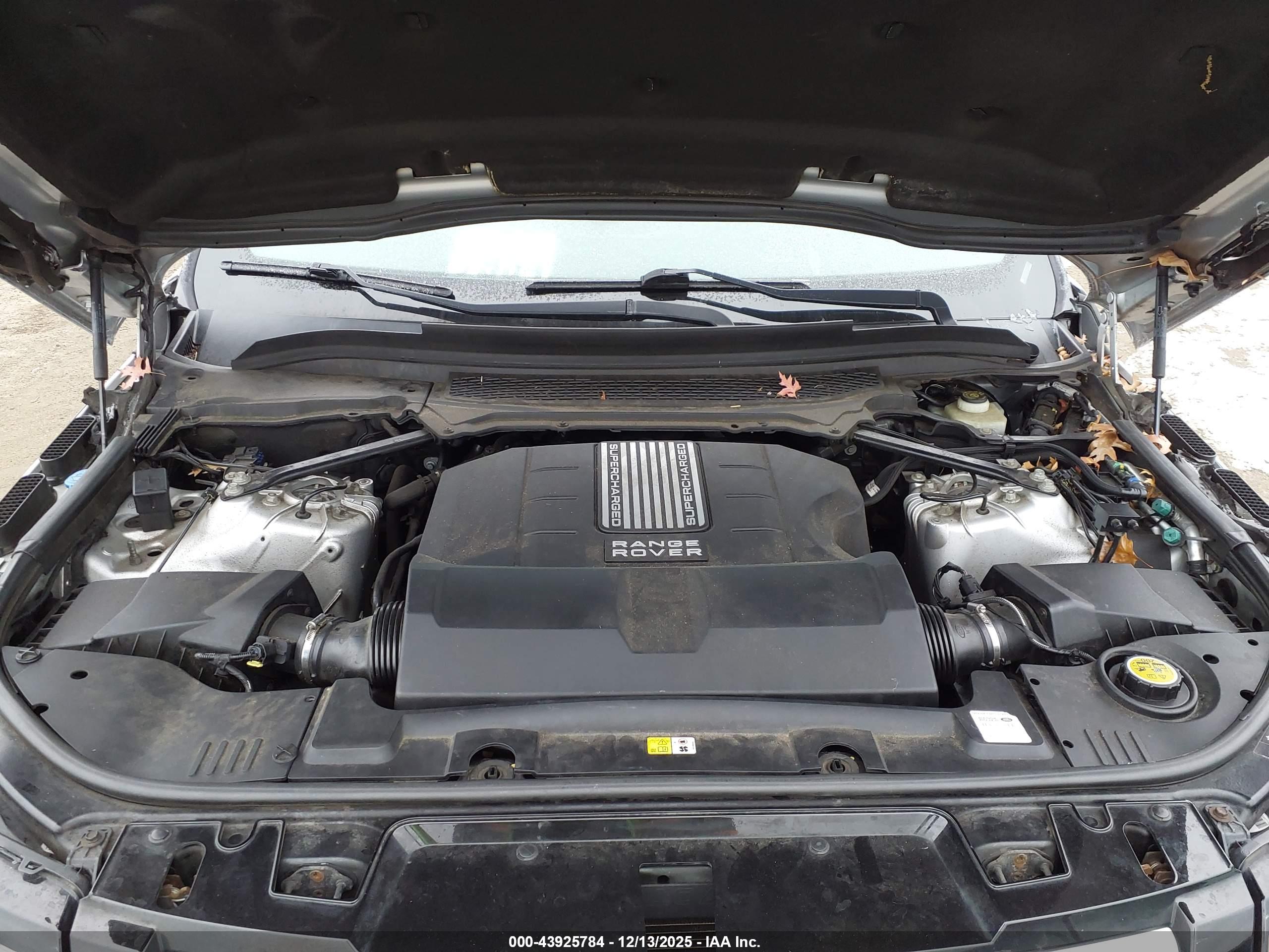 LAND ROVER image 10