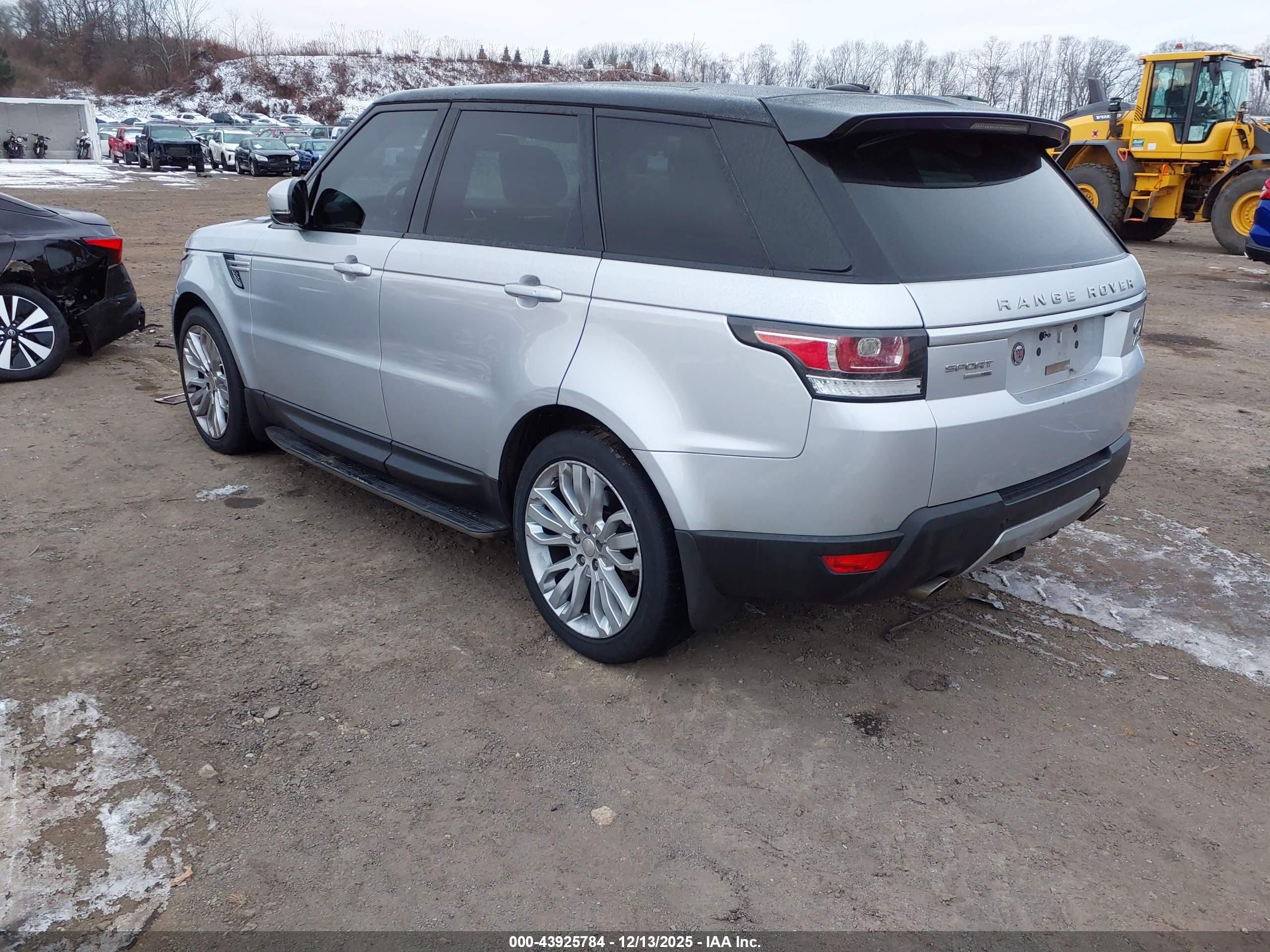 LAND ROVER image 3