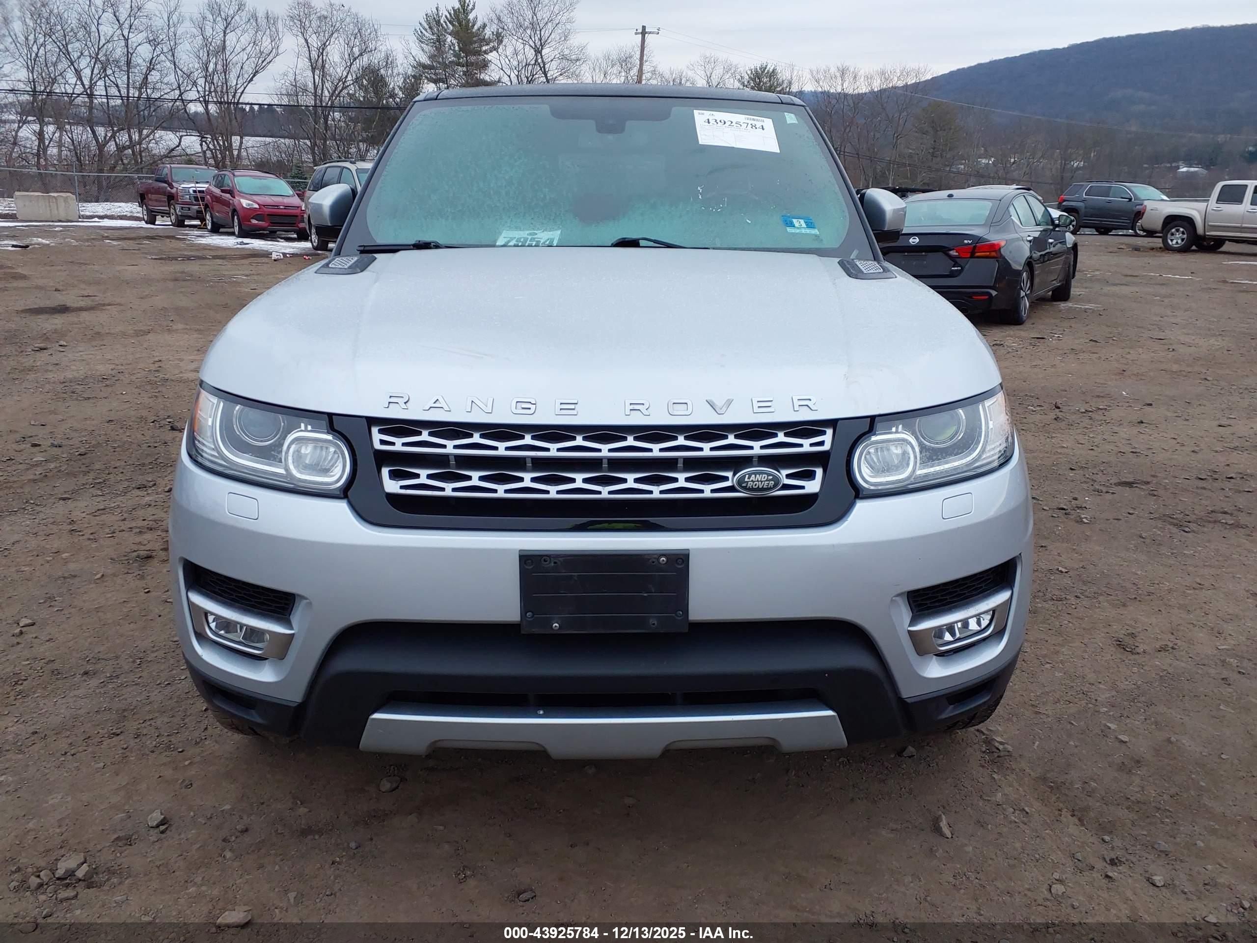 LAND ROVER image 6